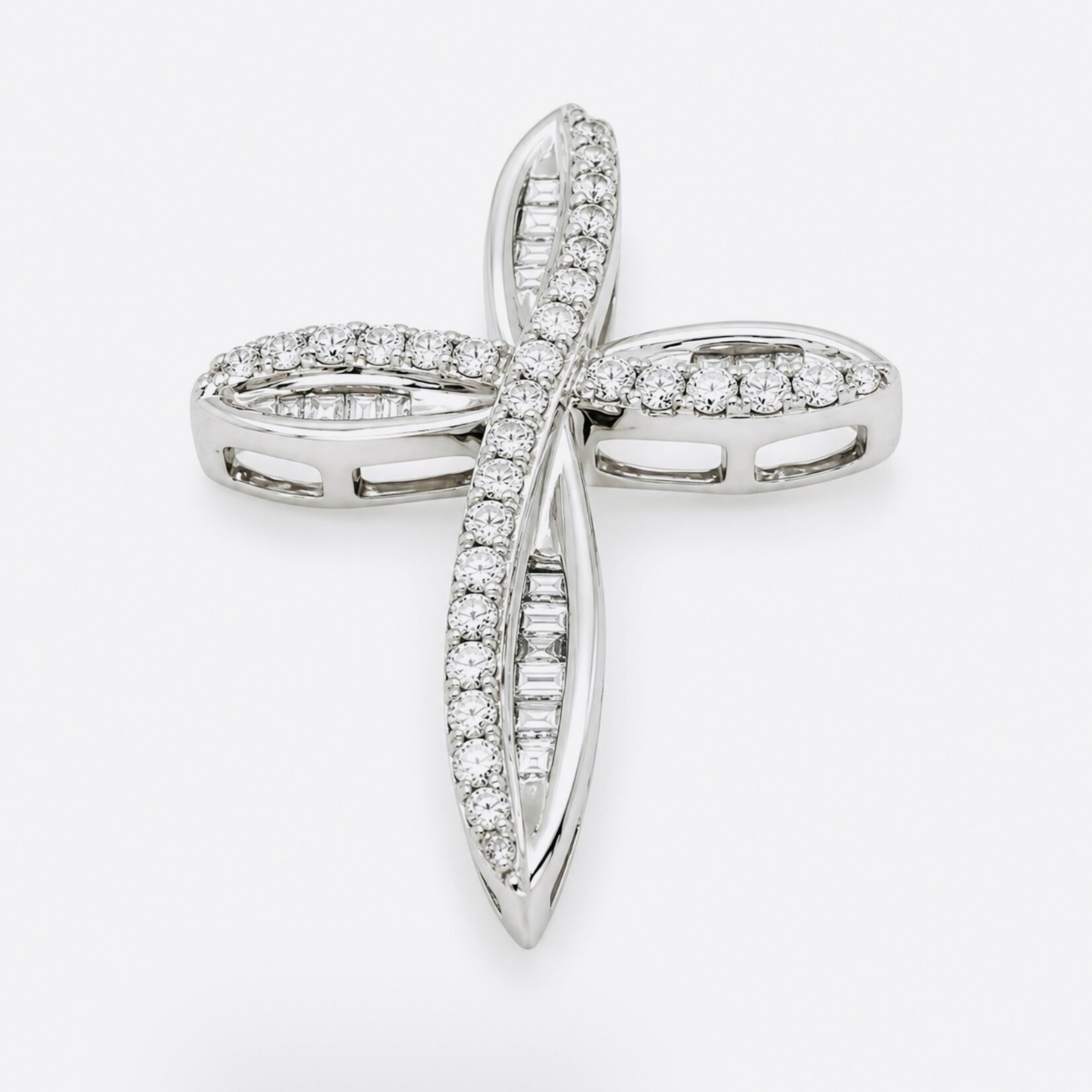 10 Kt WG Natural Diamond Cross Pendant 0.25 Ctw