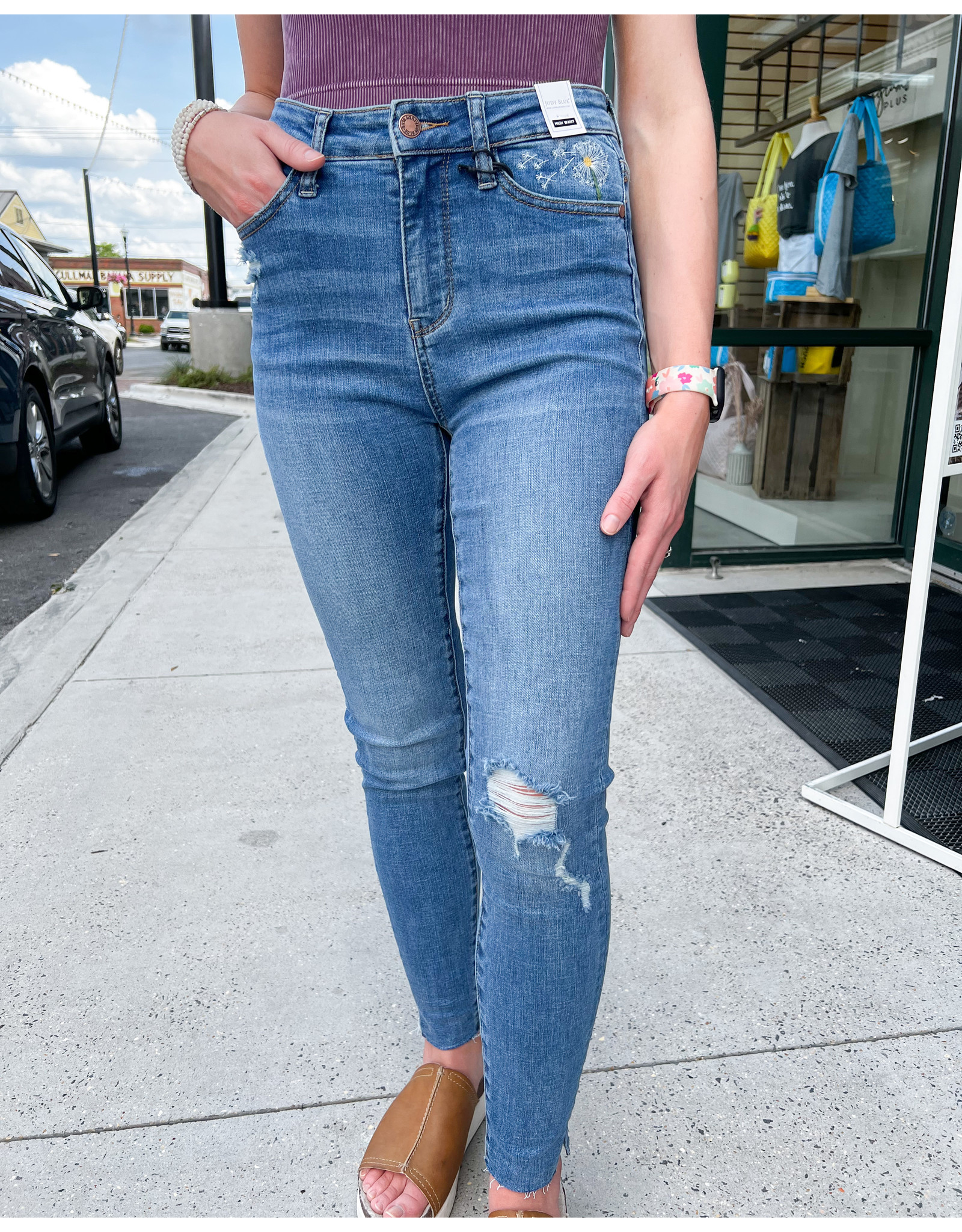 Judy Blue Embroidered Boyfriend Jeans