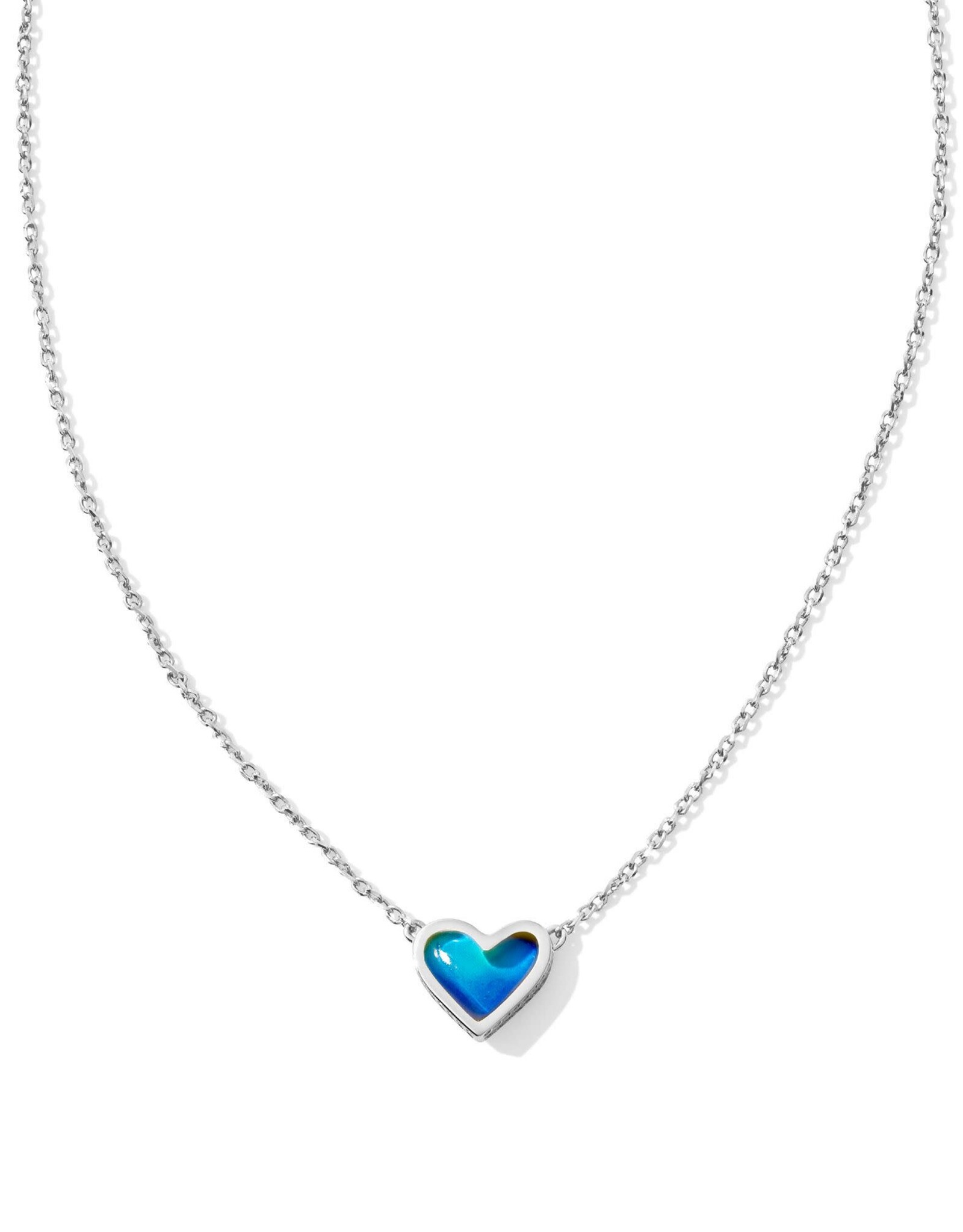 FRAMED ARI HEART SHORT PENDANT NECKLACE