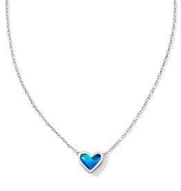 FRAMED ARI HEART SHORT PENDANT NECKLACE