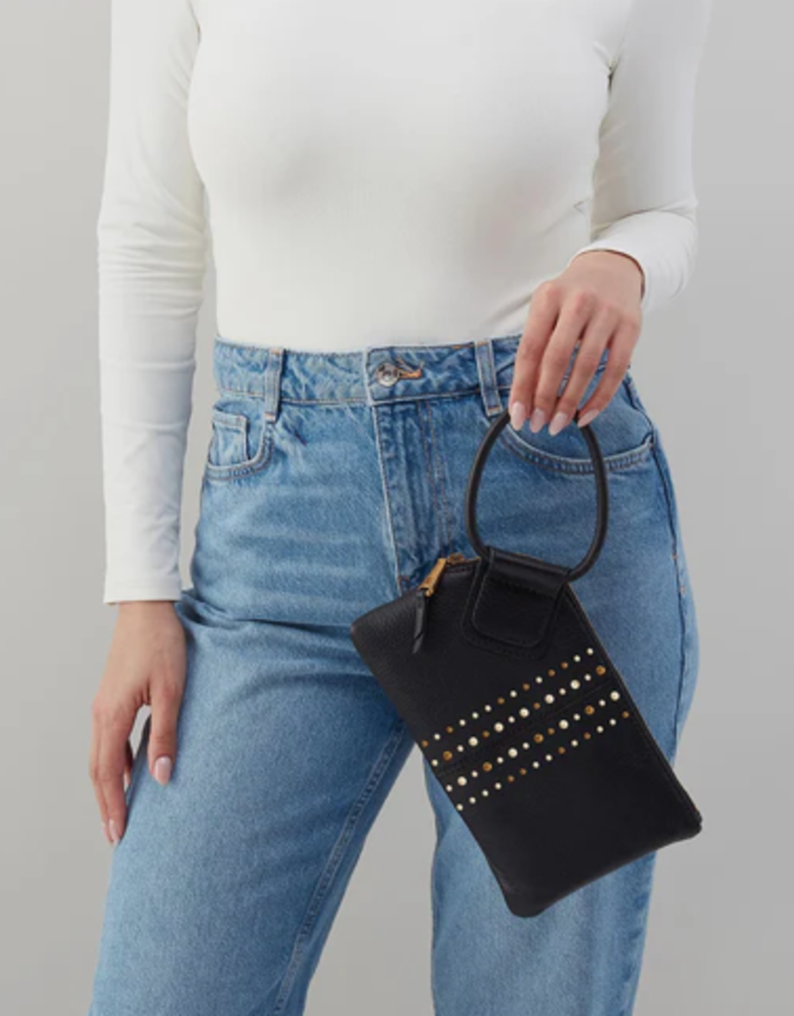 Sable Wristlet Pebbled Black