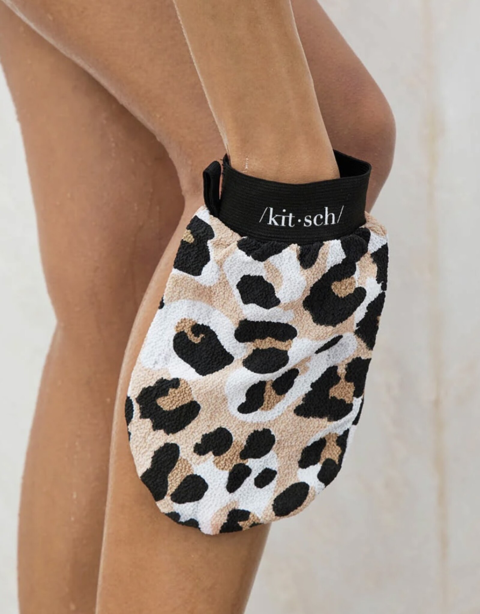 Eco-Friendly Exfoliating Glove Leopard