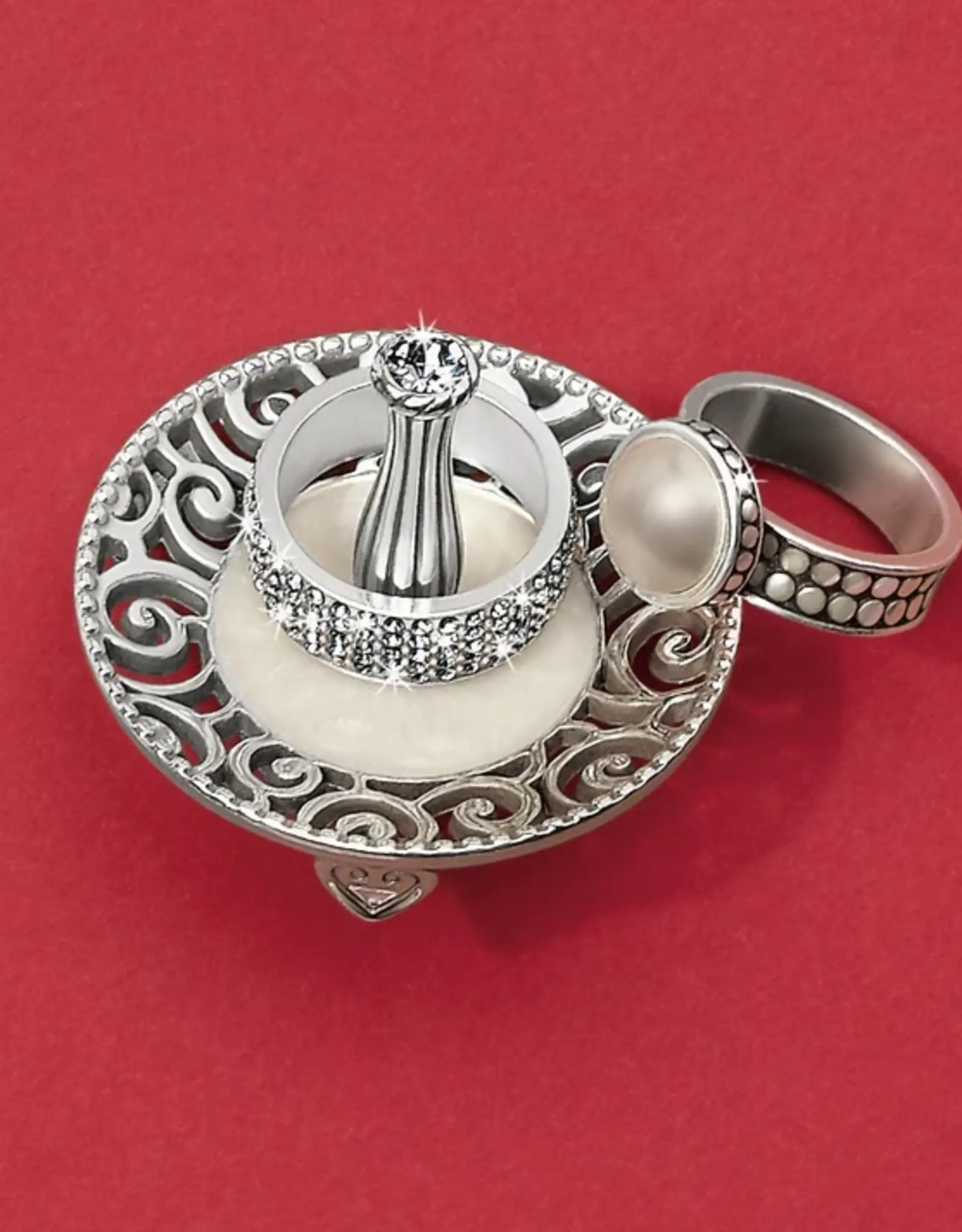 Lacie Daisy Ring Holder