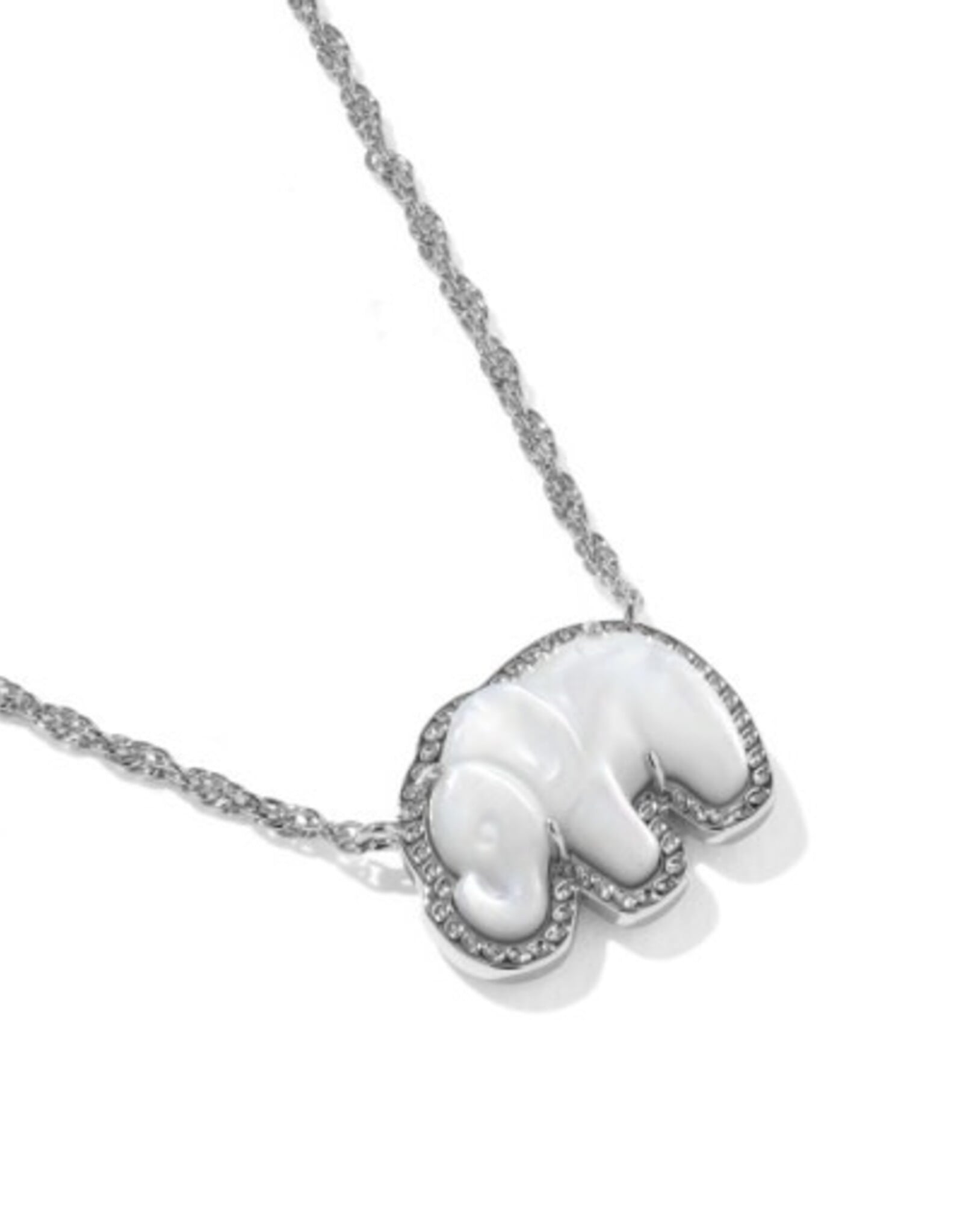 ELEPHANT SHORT PENDANT NECKLACE
