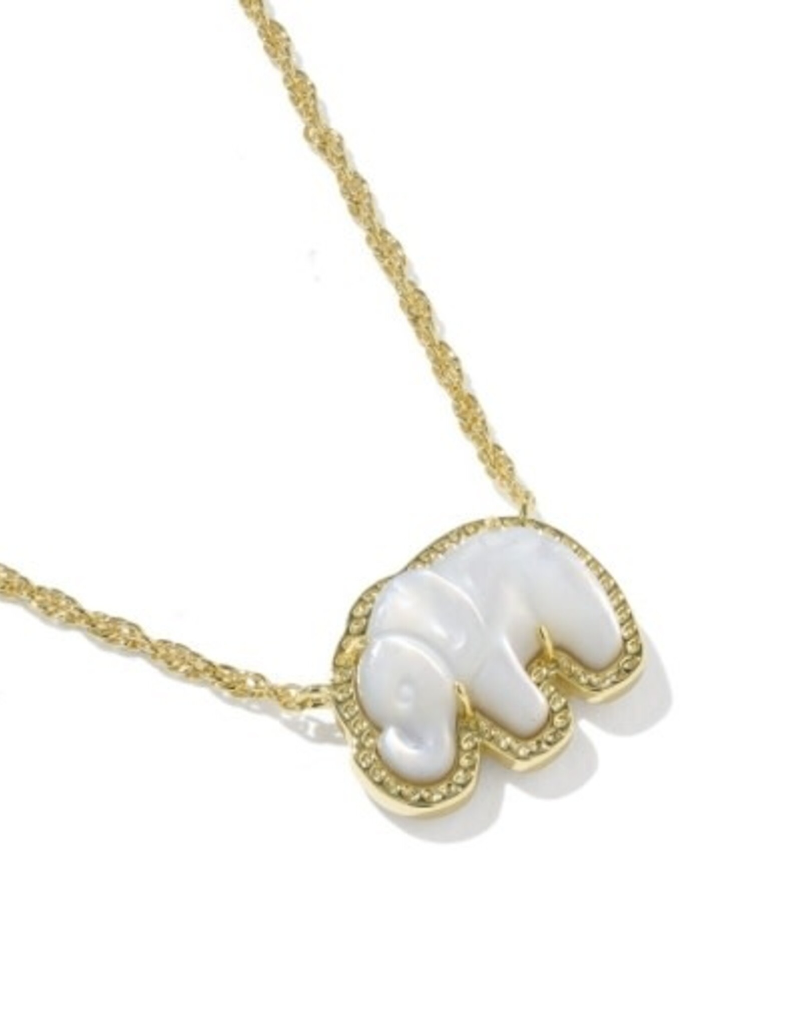 ELEPHANT SHORT PENDANT NECKLACE