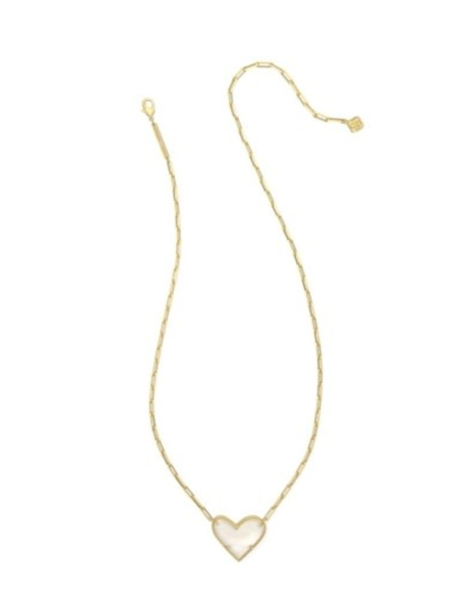ARI HEART STATEMENT SHORT PENDANT NECKLACE