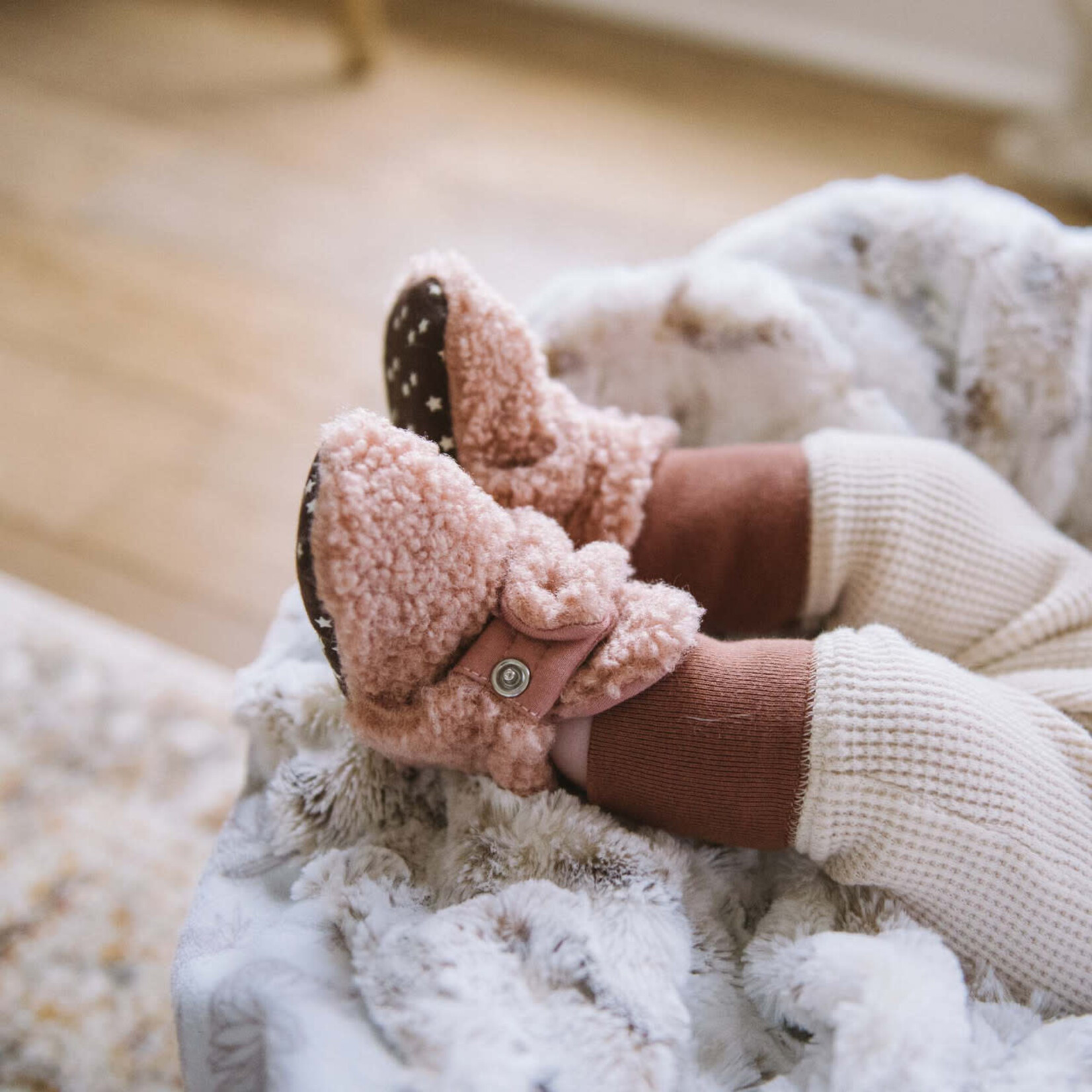 Robeez Sherpa Snap Bootie Kraz E Threads