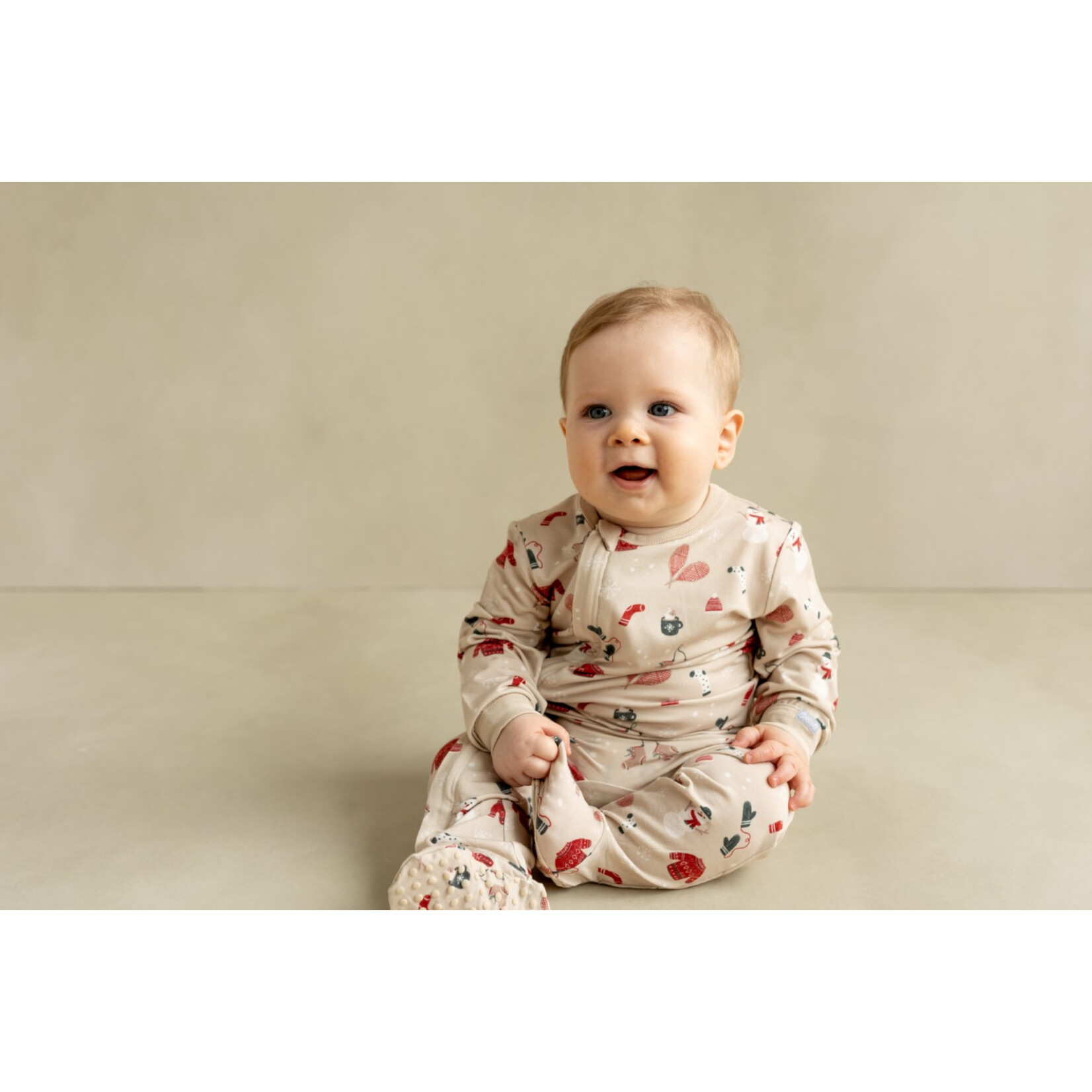 Coccoli Coccoli - Modal Zipper Footie | Sweaters on Beige