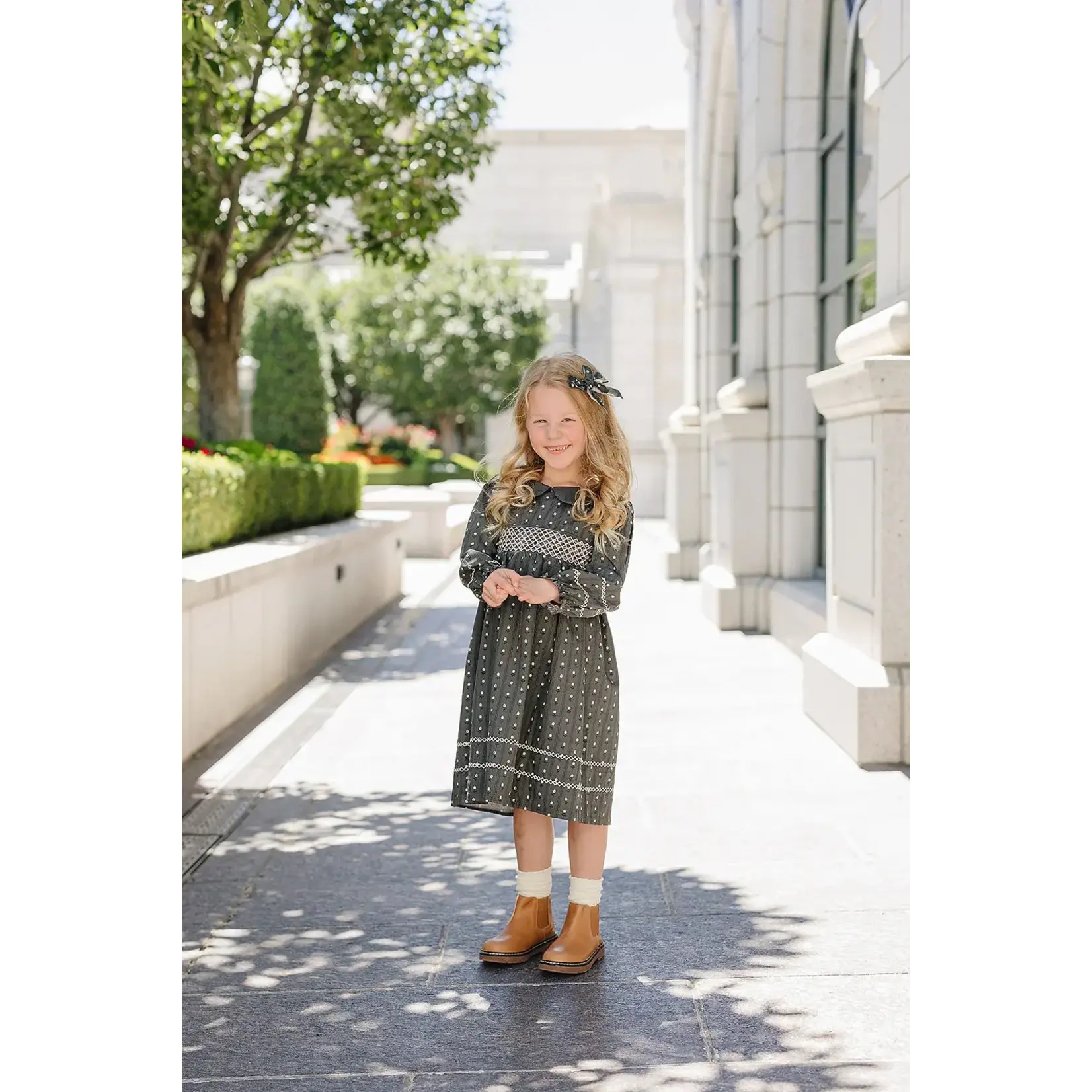 Mebie Baby Mebie Baby - Tulip Smocked Peter Pan Collar Dress