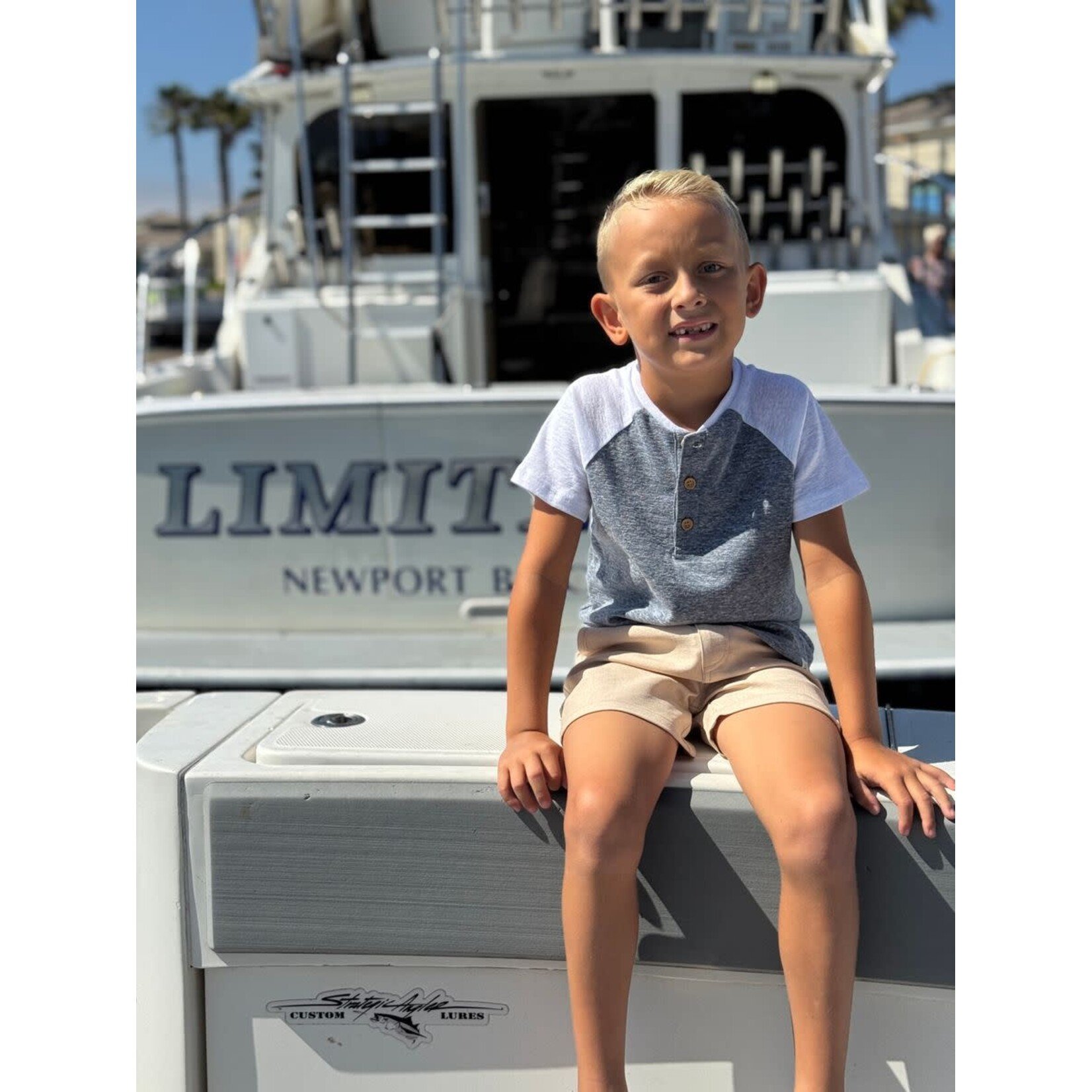 Me & Henry Me & Henry - Beacon Raglan Henley