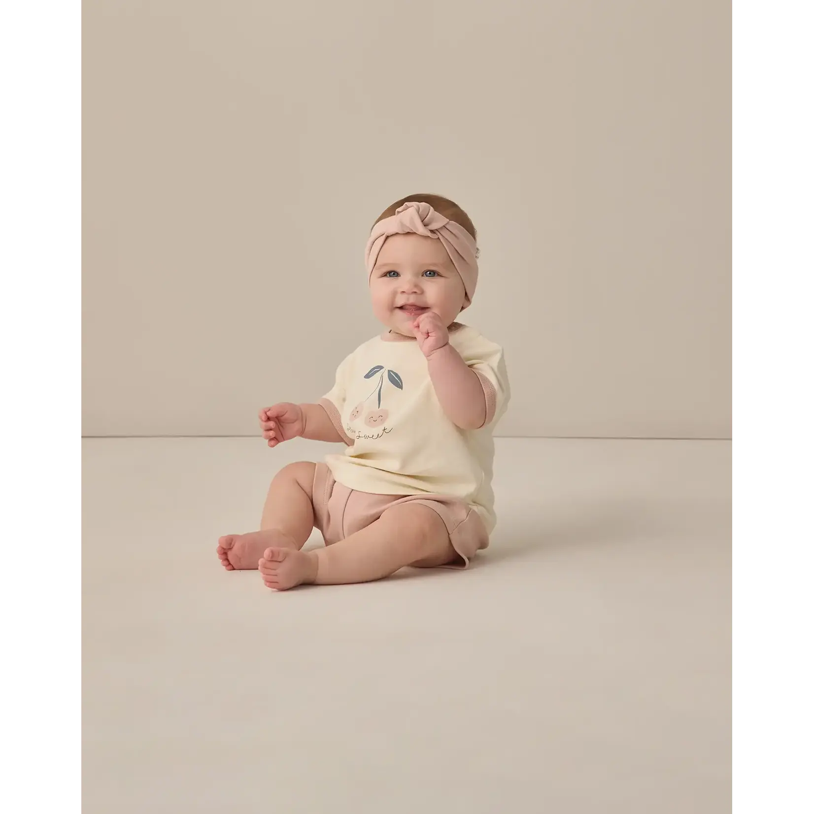 Quincy Mae Quincy Mae - Play Short