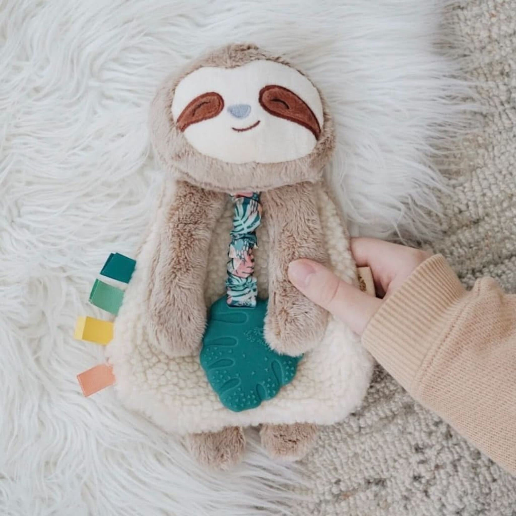 Itzy Ritzy Itzy Ritzy - Itzy Friends Plush Peyton The Sloth