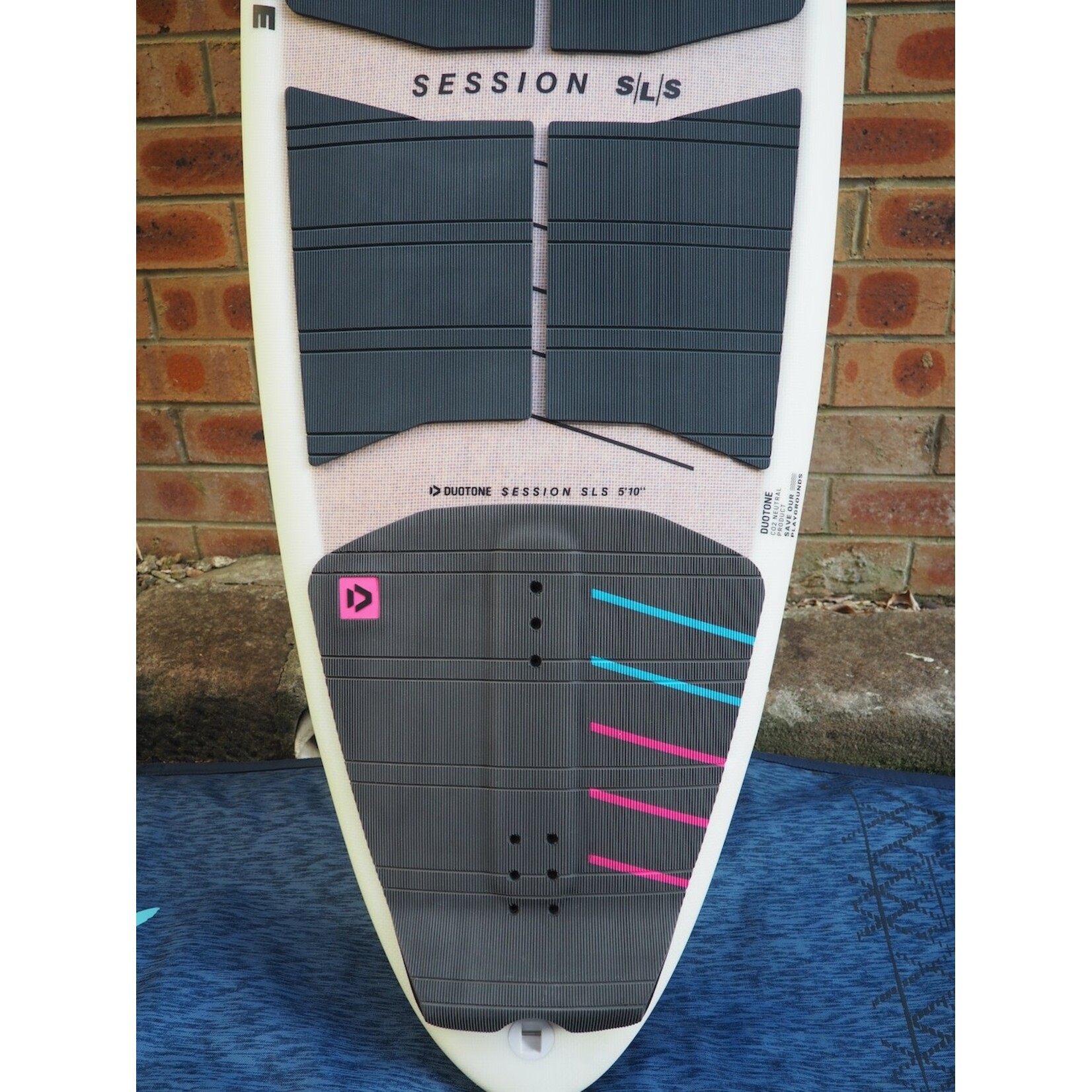 Duotone 2021 Duotone Surfboard Session SLS 5'10  with Front Pad