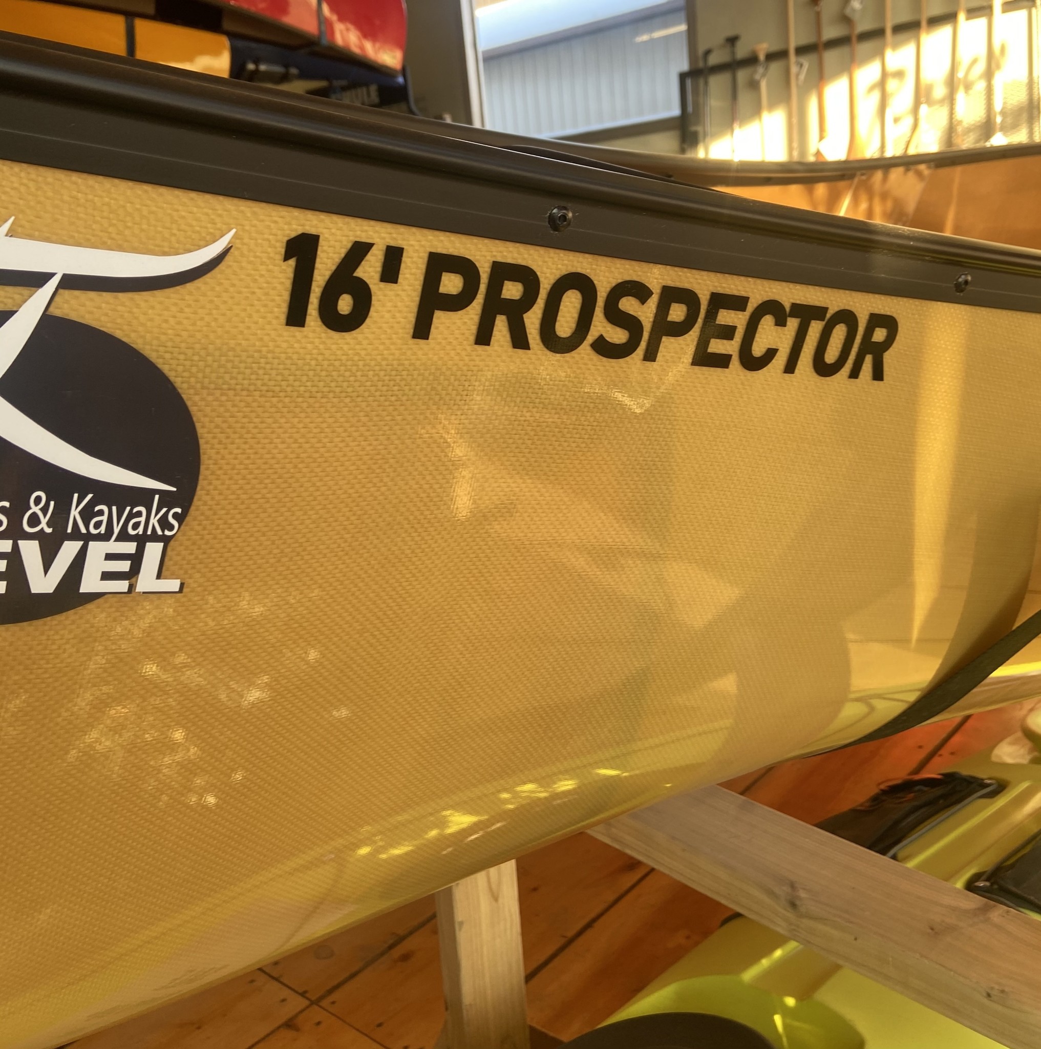 Clipper Clipper Prospector 16' Kevlar Duraflex