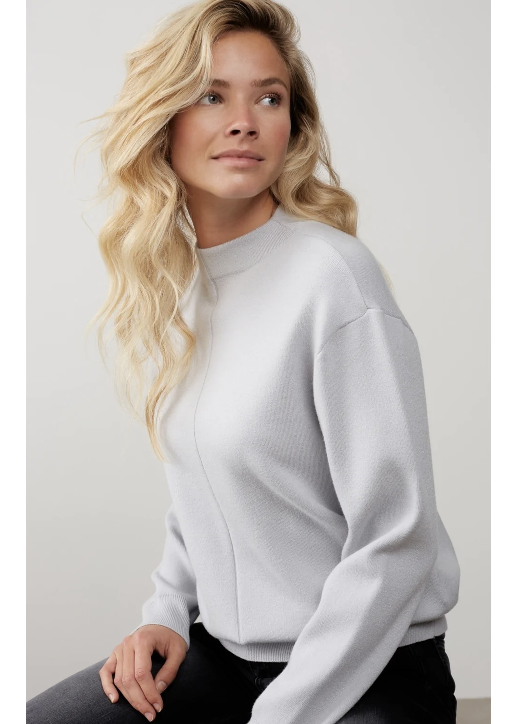 Yaya Yaya - Sweater with stand up neckline and seam at centre front
