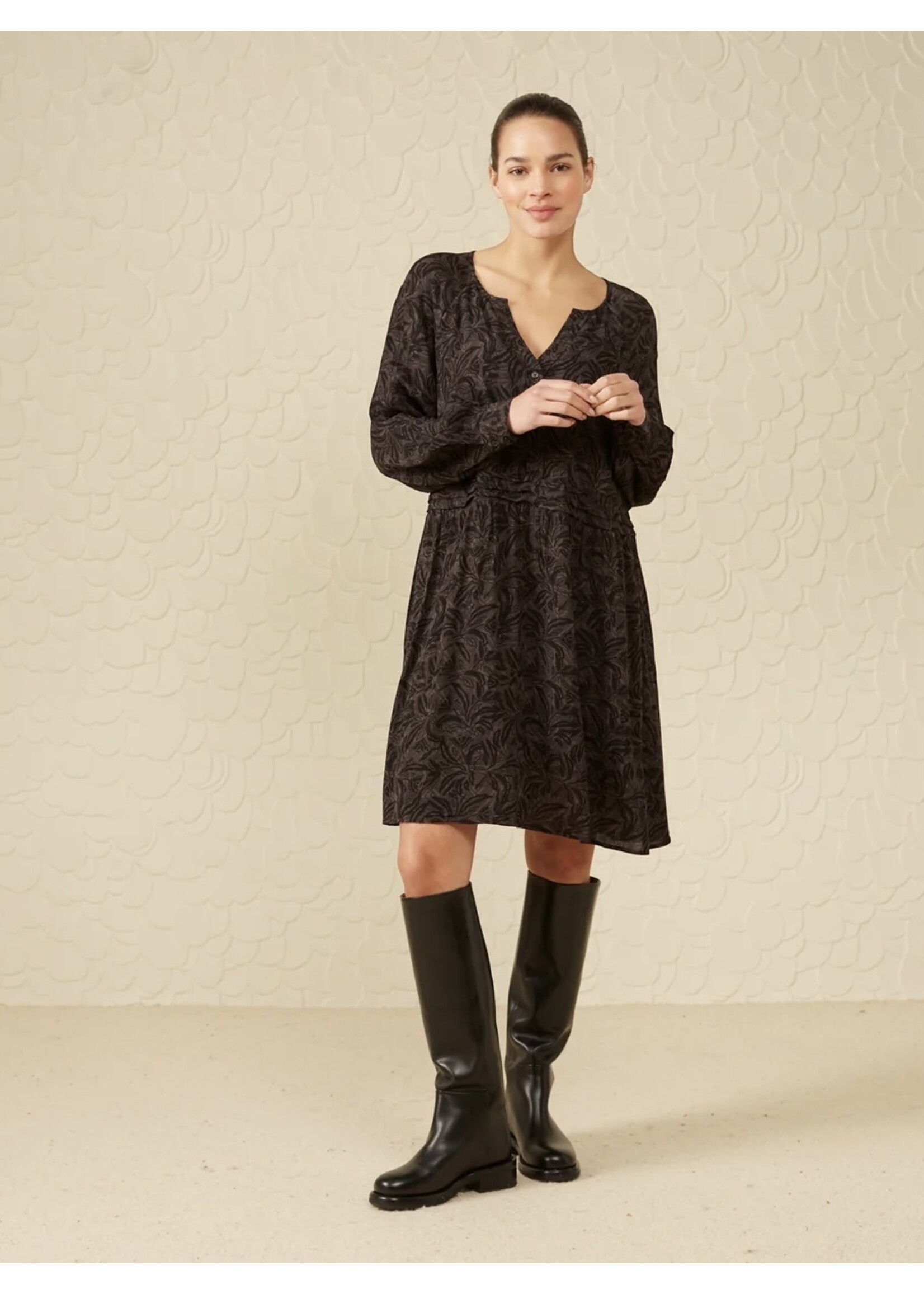 YAYA Yaya - Printed detailed v-neck dress