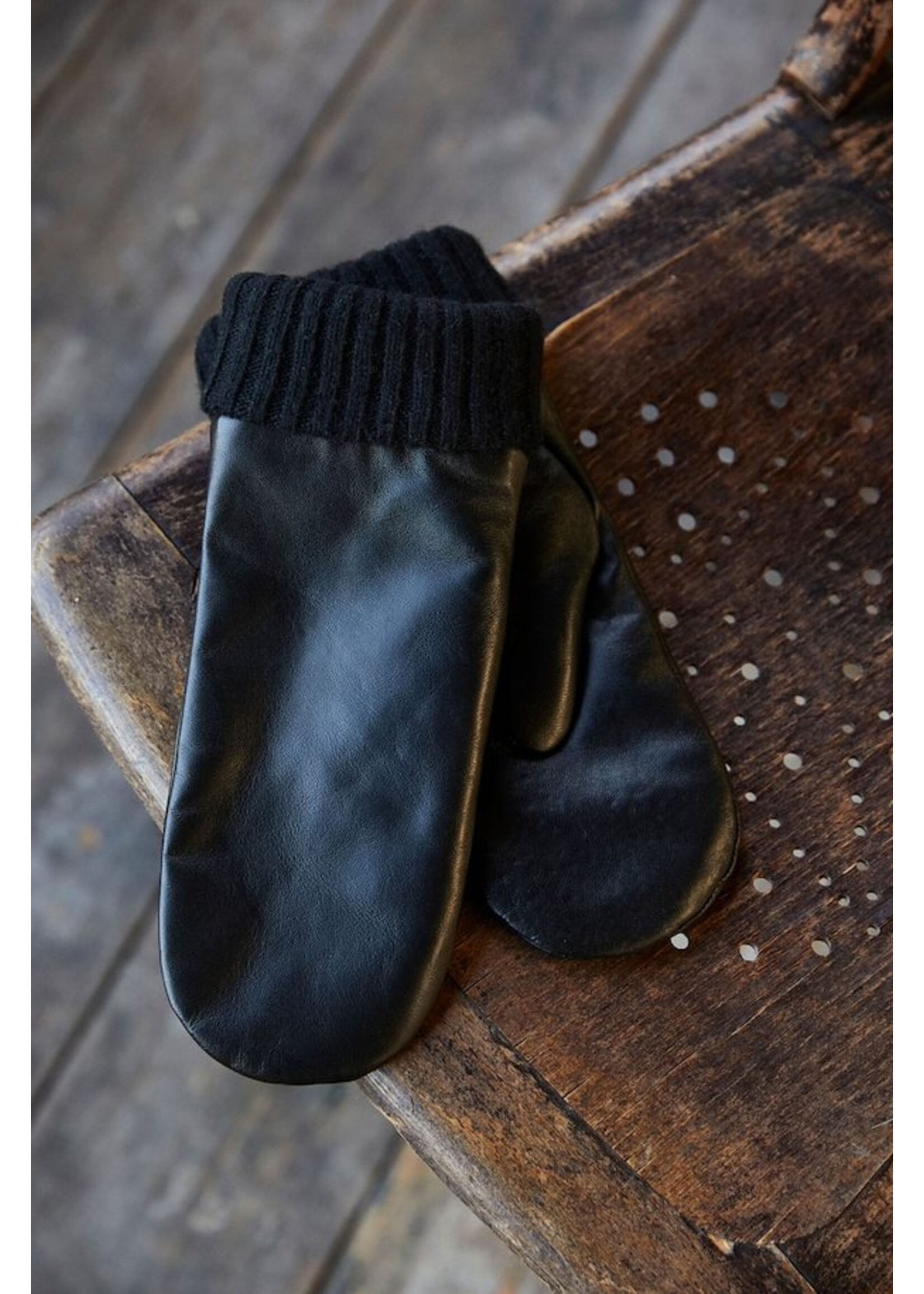 Part Two Part Two  - Vinifred Gloves