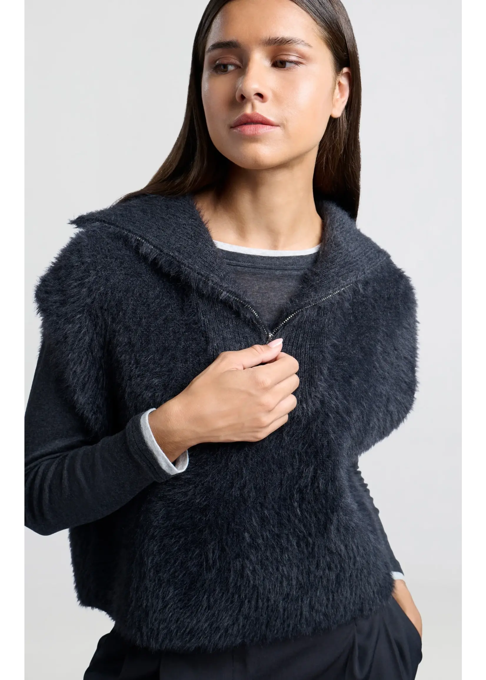 YAYA Yaya - Sleeveless fluffy Sweater with Zipper collar