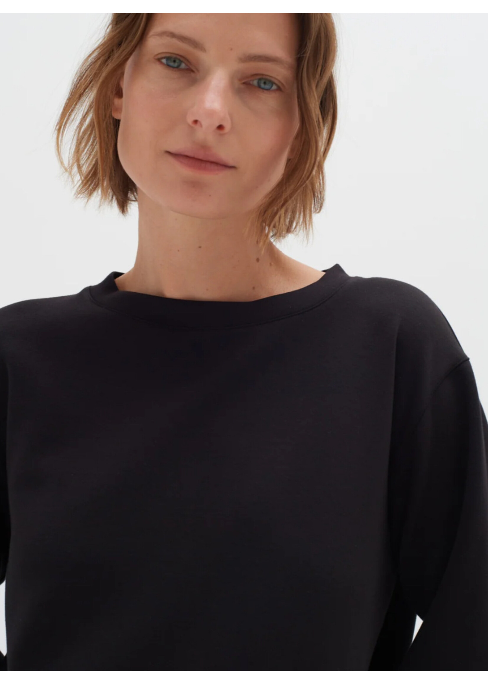 In Wear In Wear - Gincent Crewneck