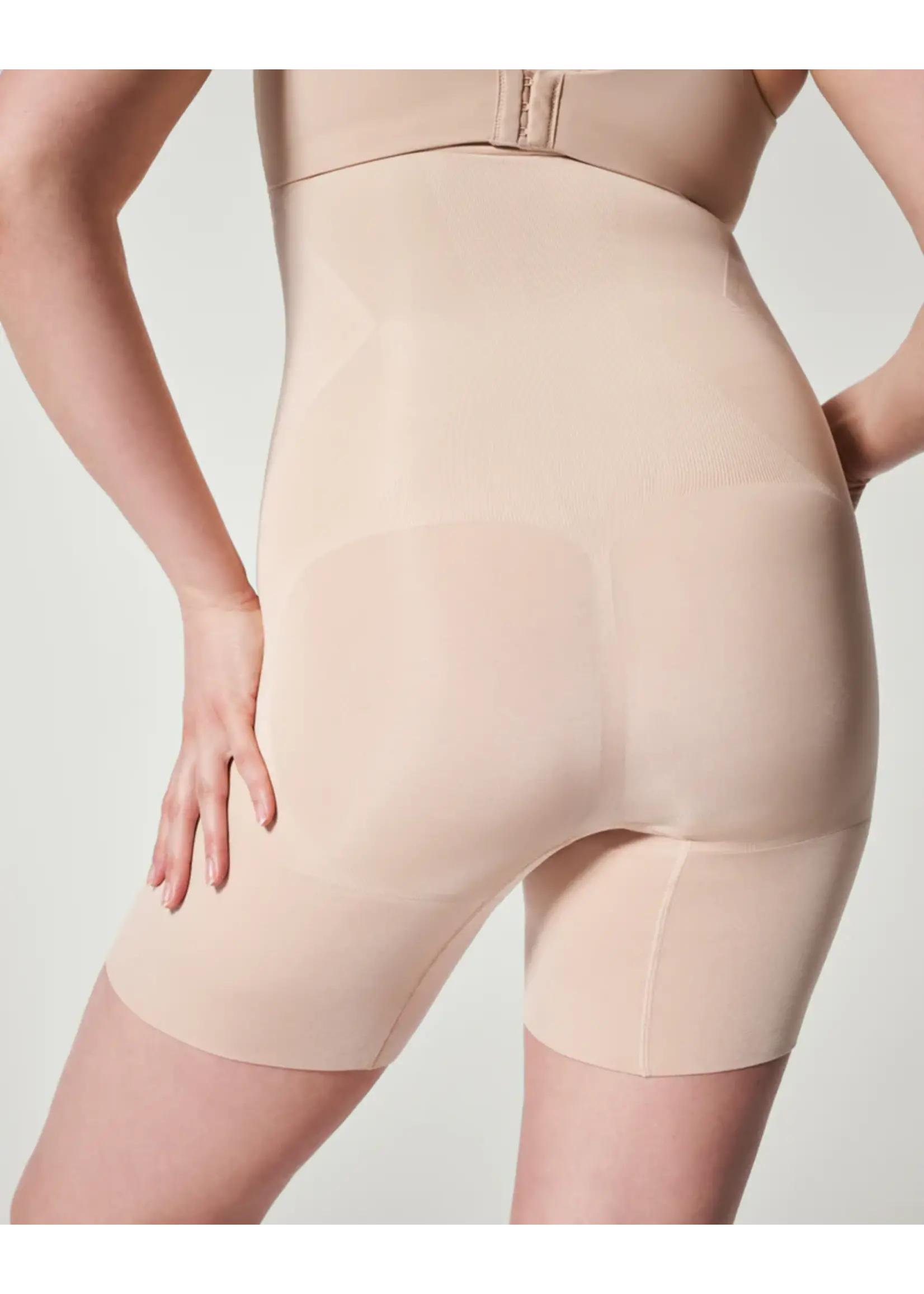 Spanx Spanx - High-Waisted Mid-Thigh Short