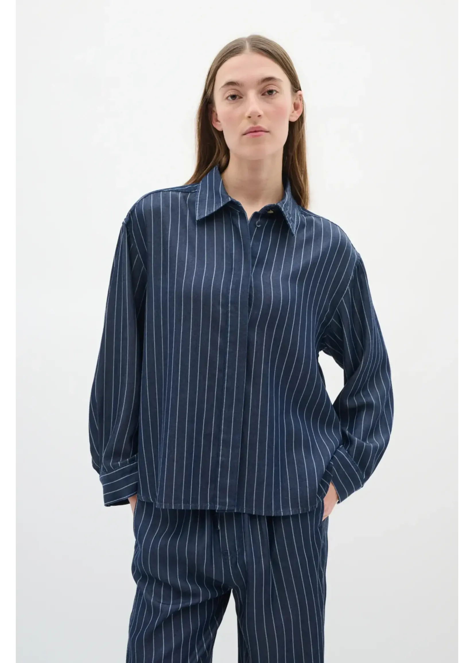 In Wear In Wear - Nadie Shirt