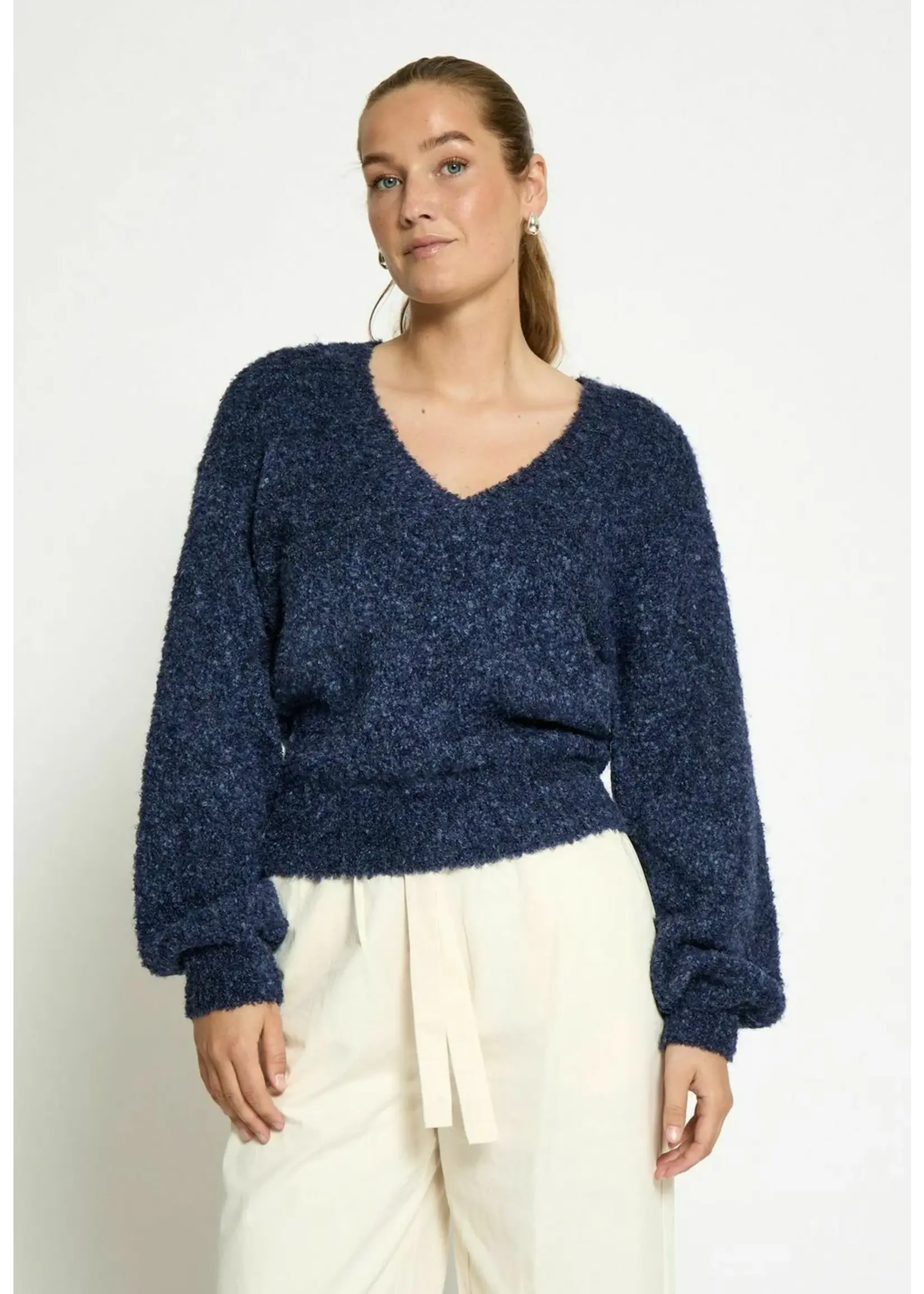 Minus Minus - Jennie V-neck GRS Knit Pullover