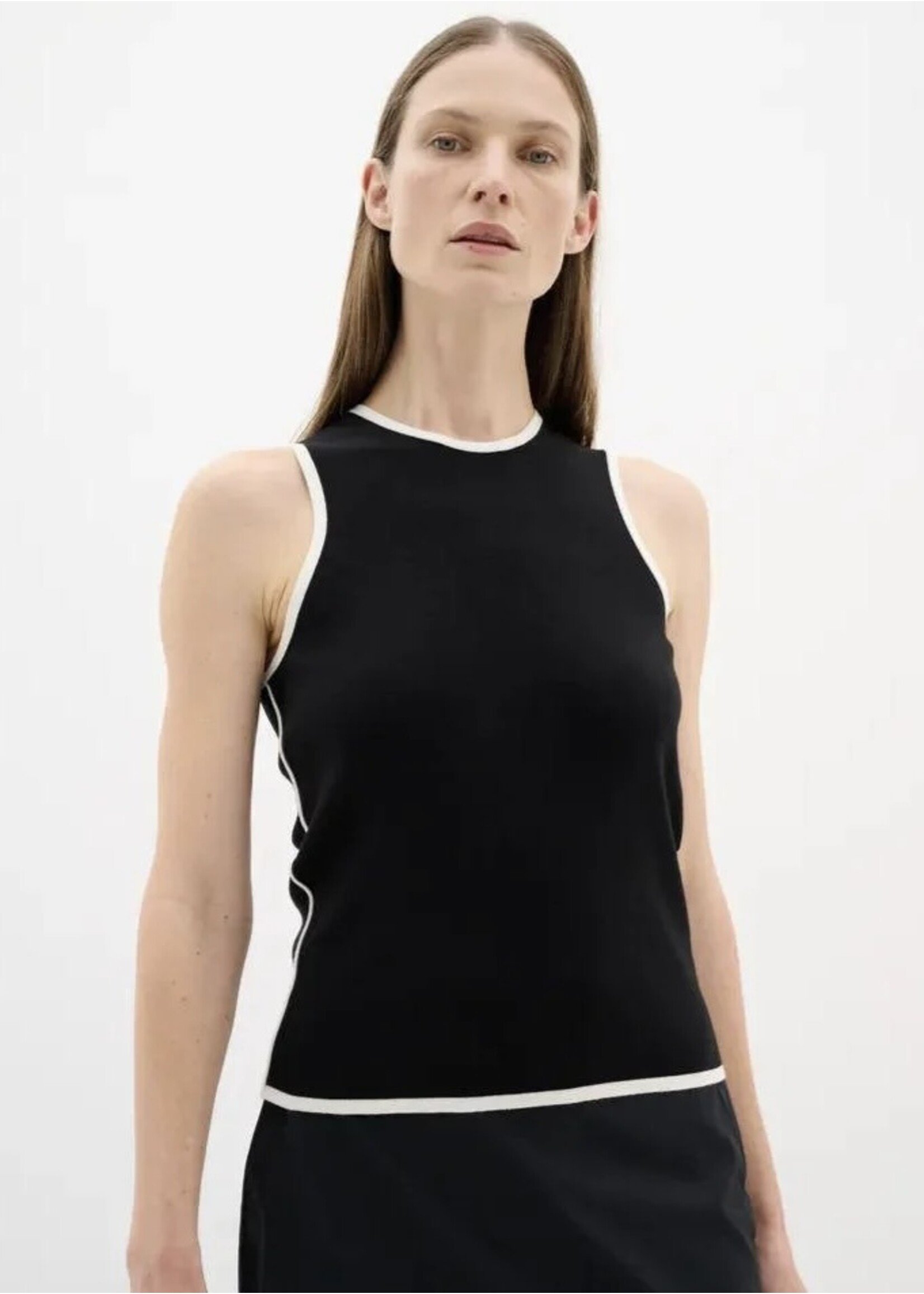 In Wear In Wear - Sacco Tank