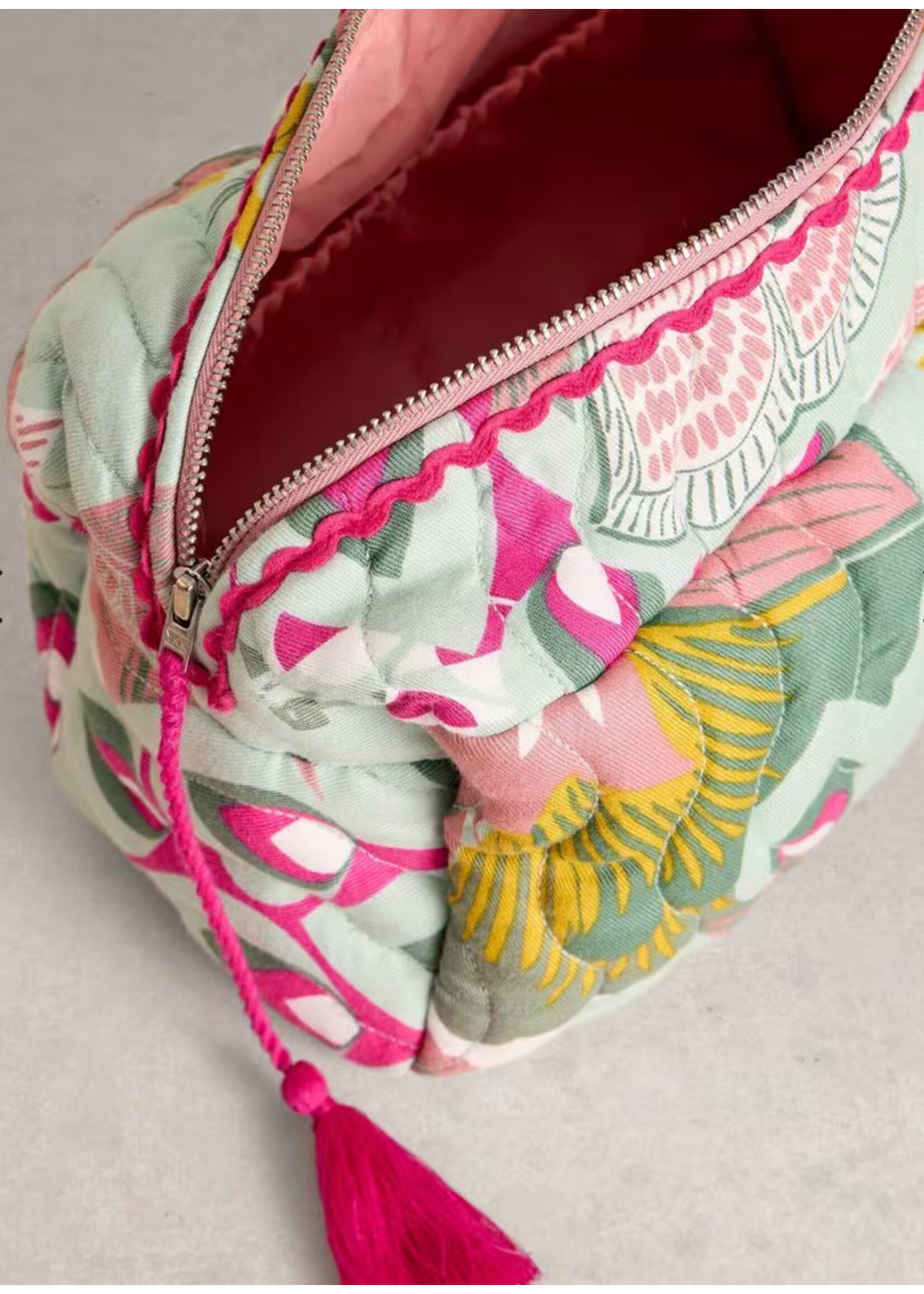 White Stuff Femme White Stuff - Shelby Quilted Wash Bag