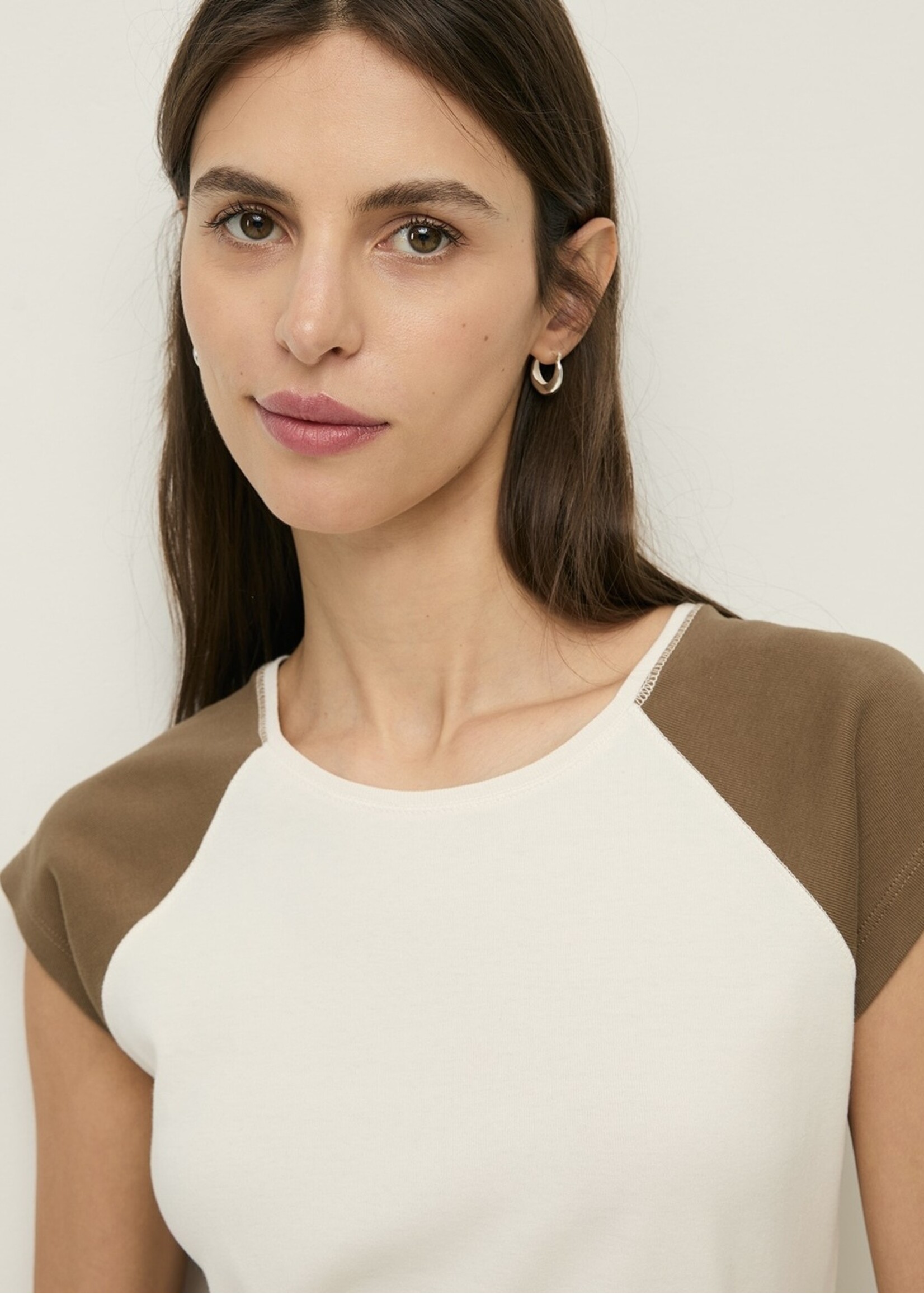 Yerse Yerse - T-shirt with Contrast