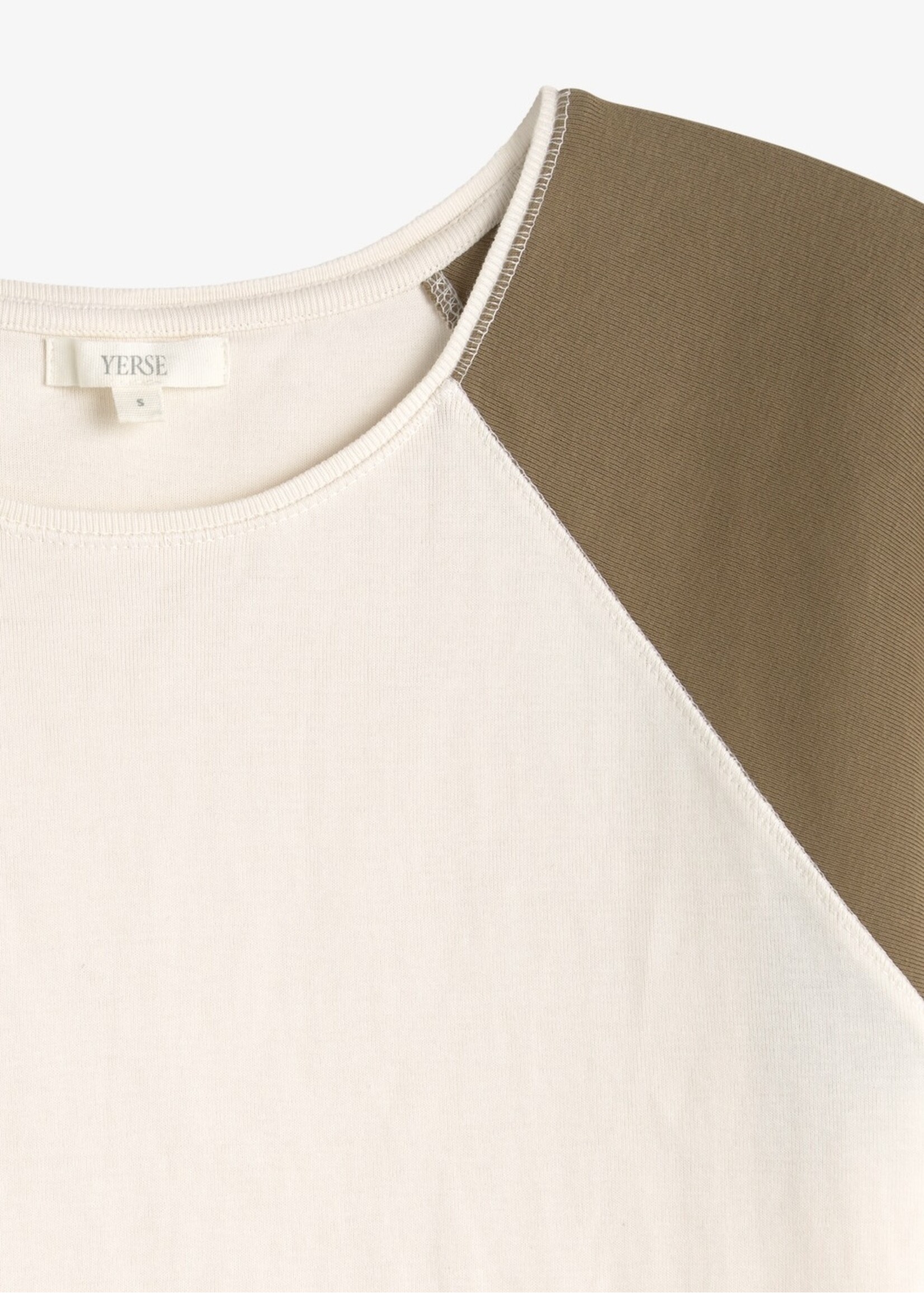 Yerse Yerse - T-shirt with Contrast