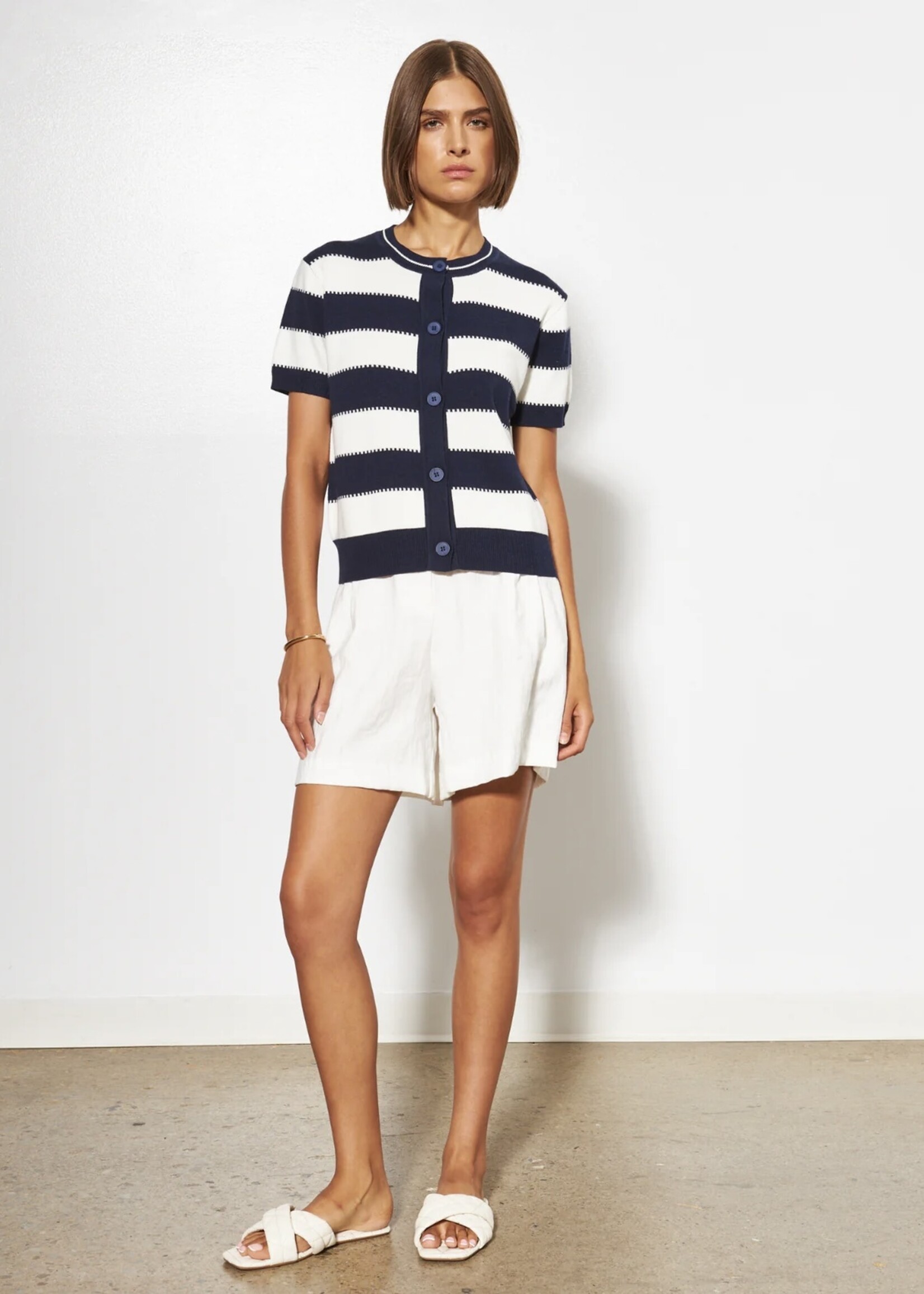 Line the Label Line - Everly