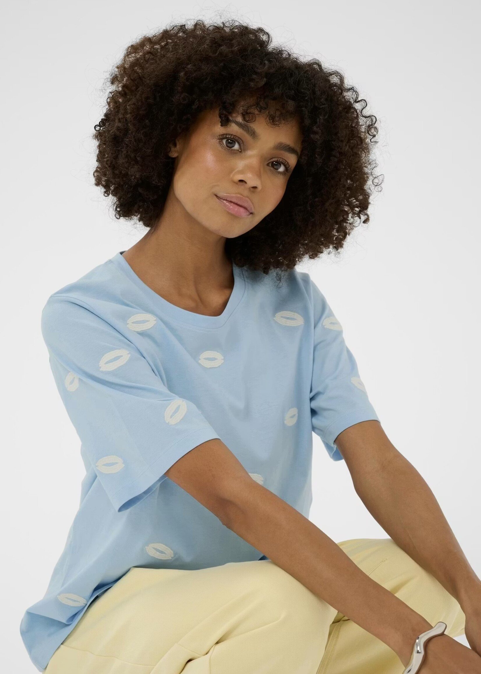 Culture Culture - CUkissy T-shirt