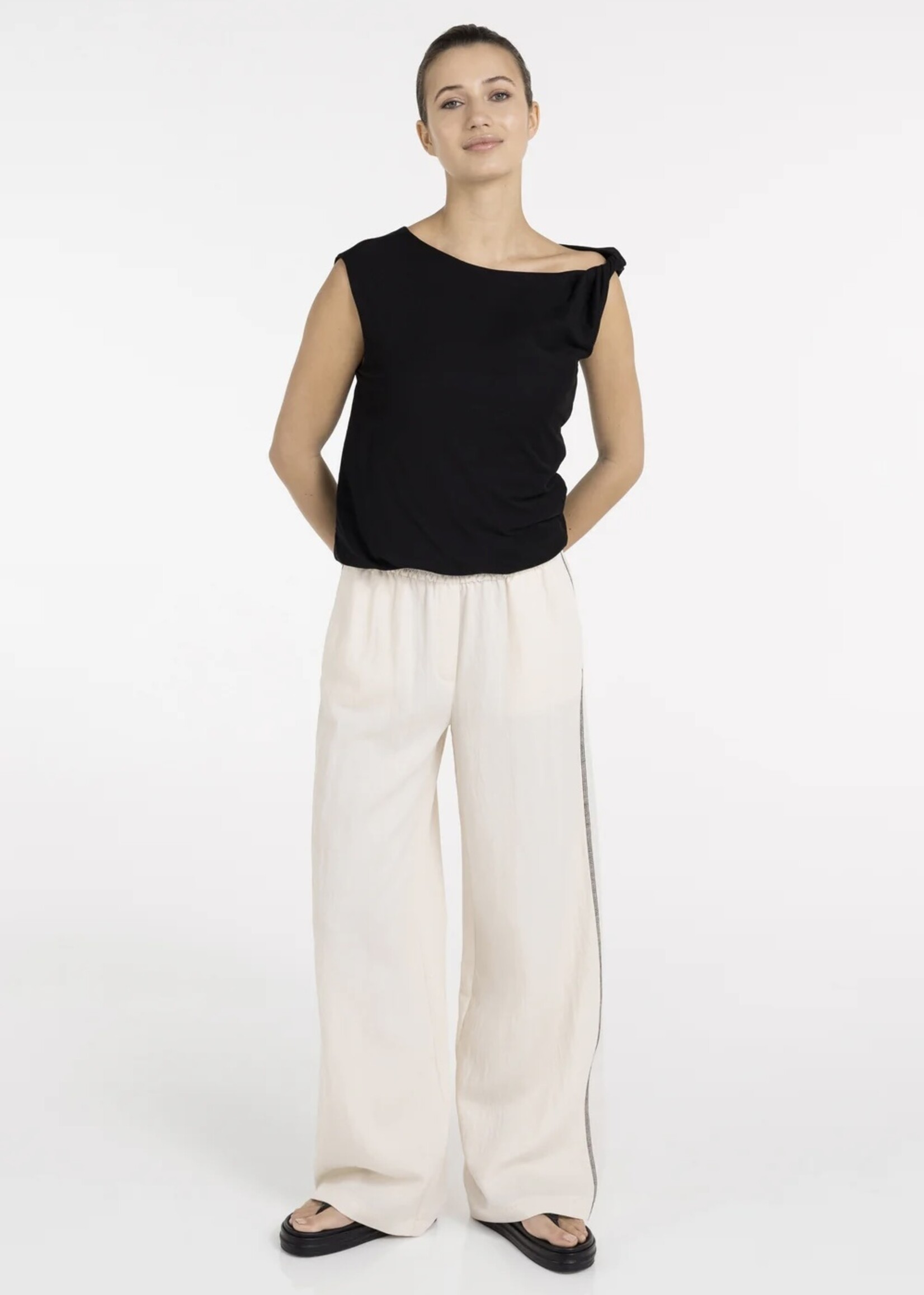 YAYA Yaya - Sleeveless Top with Twisted Shoulder Strap