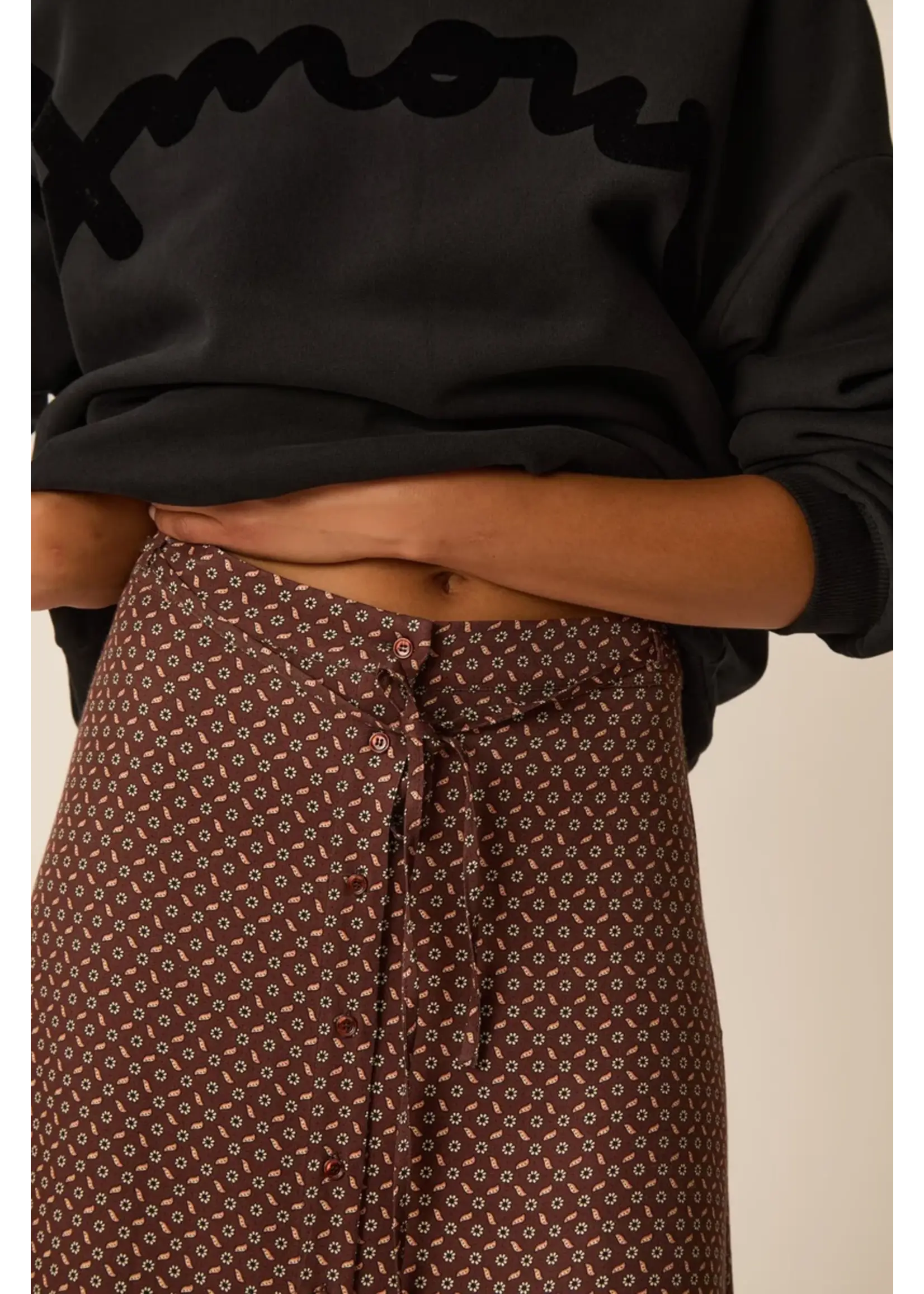 Des Petits Hauts Des Petits Hauts - June