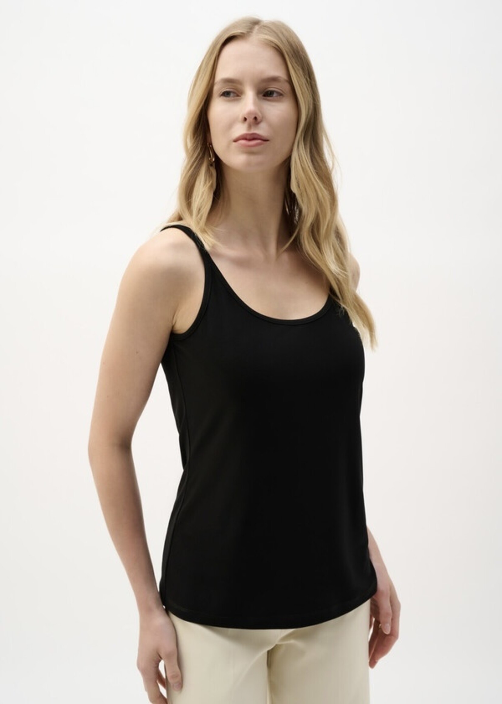 Joseph Ribkoff Joseph Ribkoff - Spaghetti Strap Camisole Style 261902