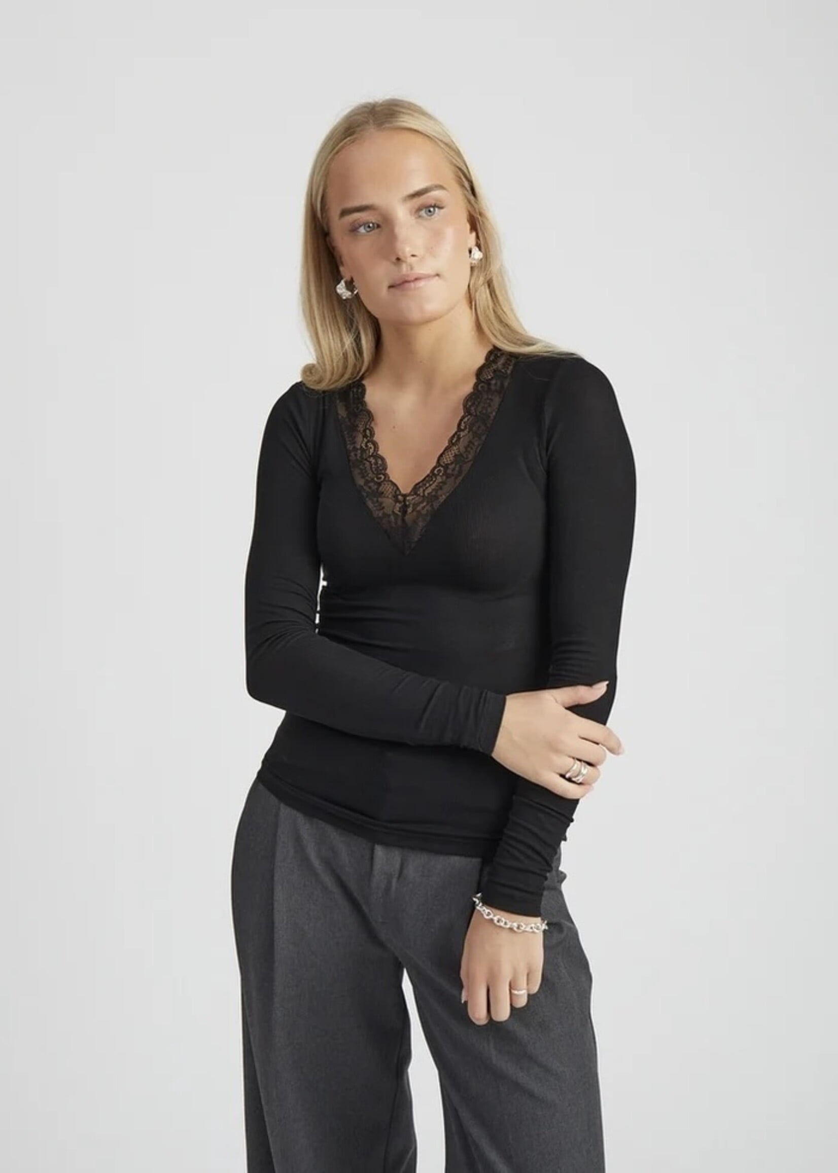 Minus Minus - Milli Long Sleeve Lace T-Shirt