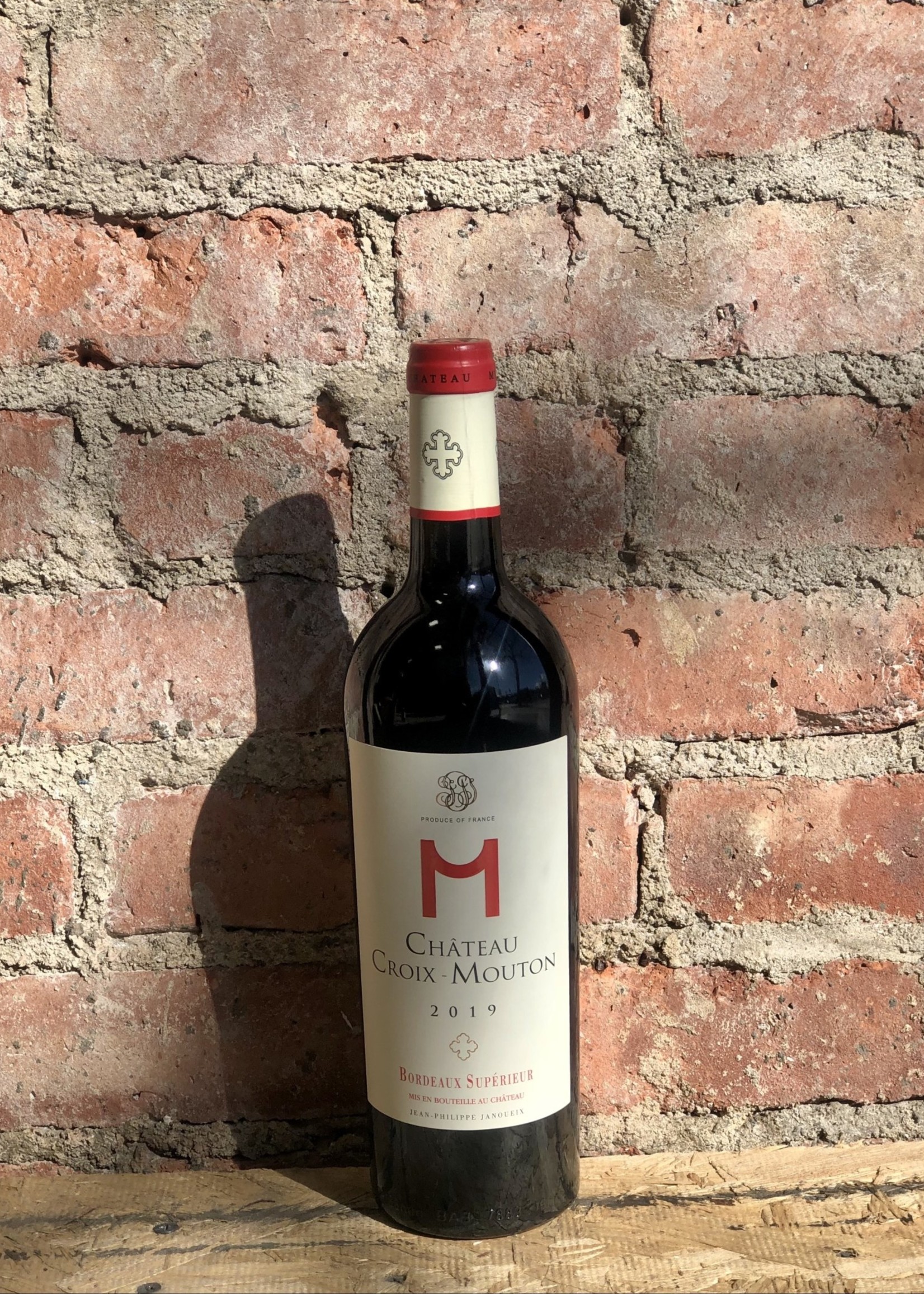 red wine Château Croix-Mouton "M" 2019 (Bordeaux Superieur, France)
