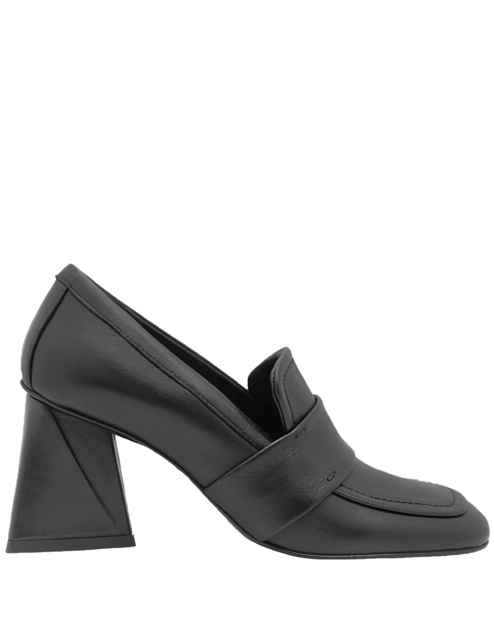 black pumps medium heel