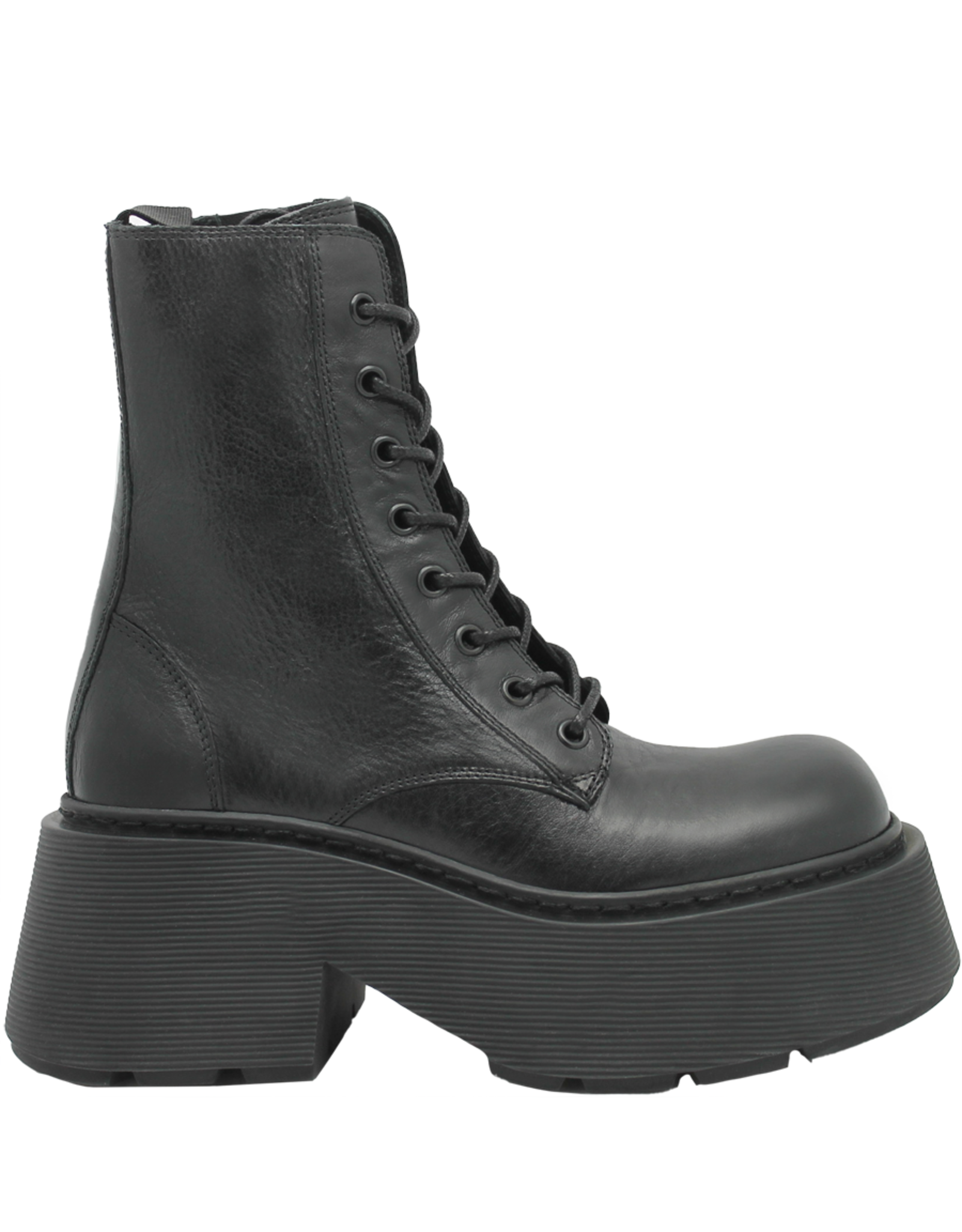 VicMatie VM80G Black Doc Martin Detail 7700