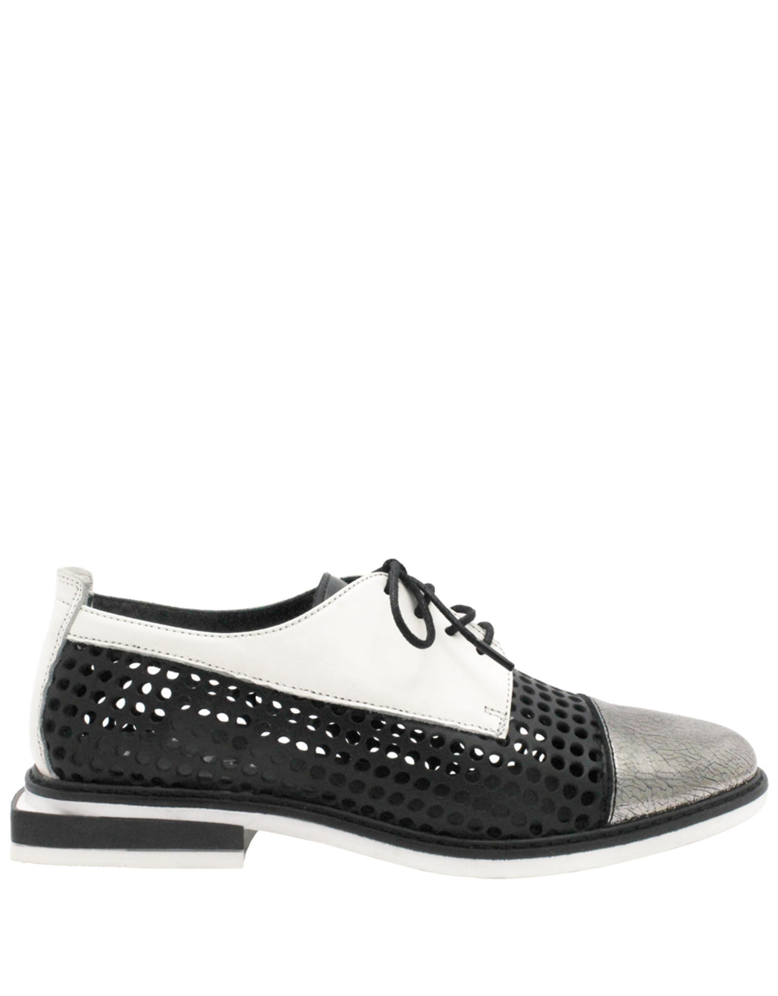 LeBohemien LeBohemien LB1M Black Laser Oxford With Metal  Detail Fedi