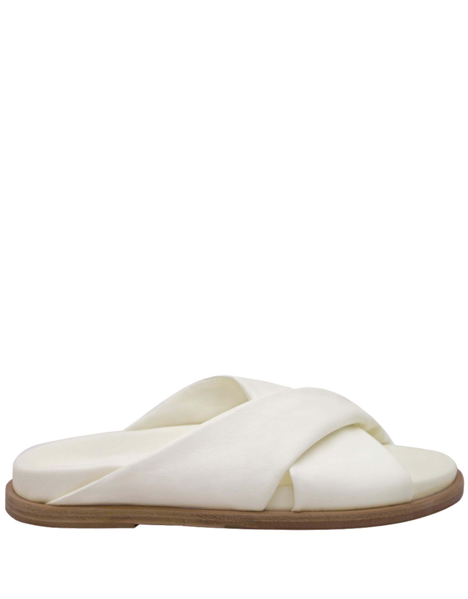 Now `Now N45W White Nappa Criss Cross Mule 9120