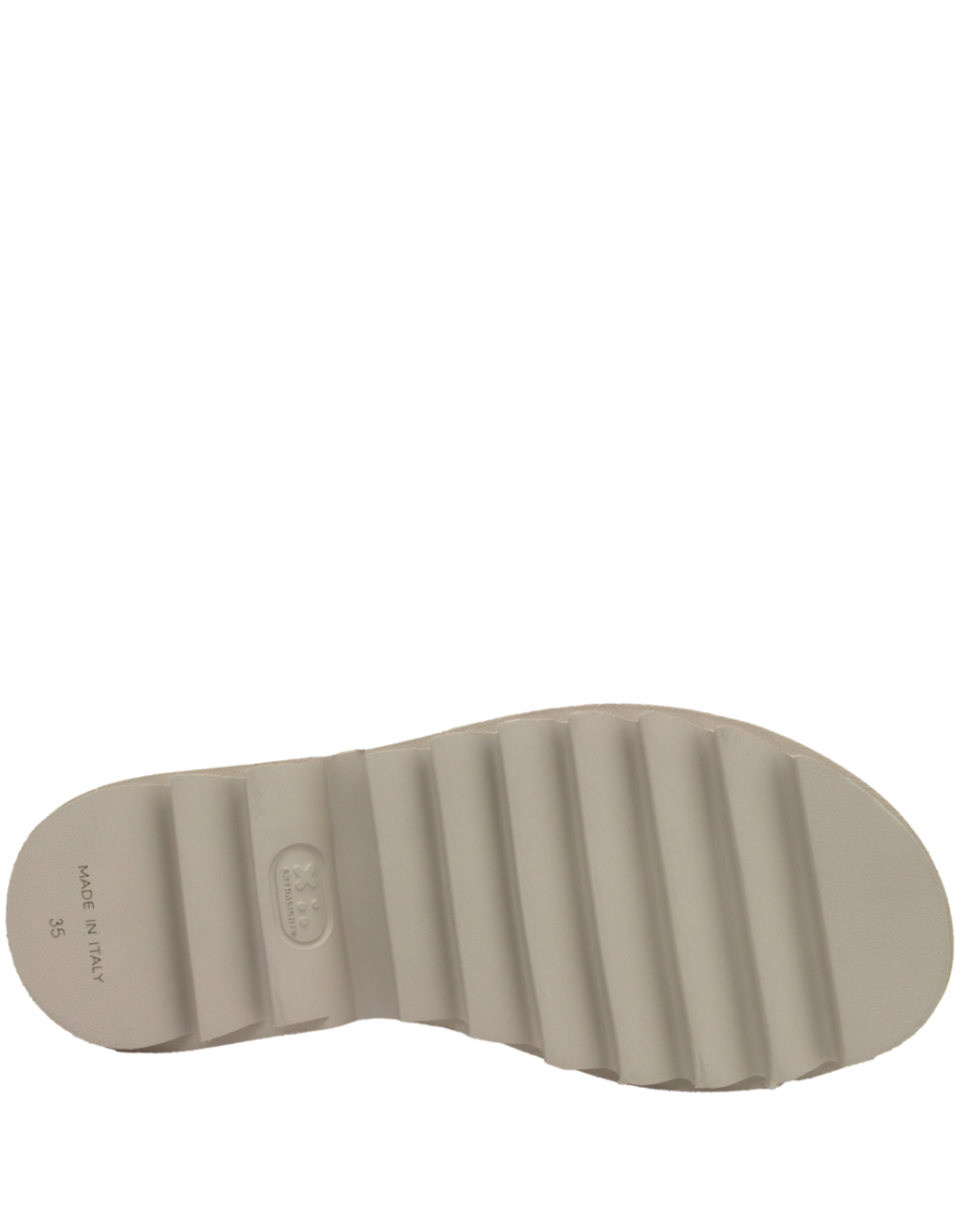 Now Now N45Z Silver Buckled Tread Sole 9174