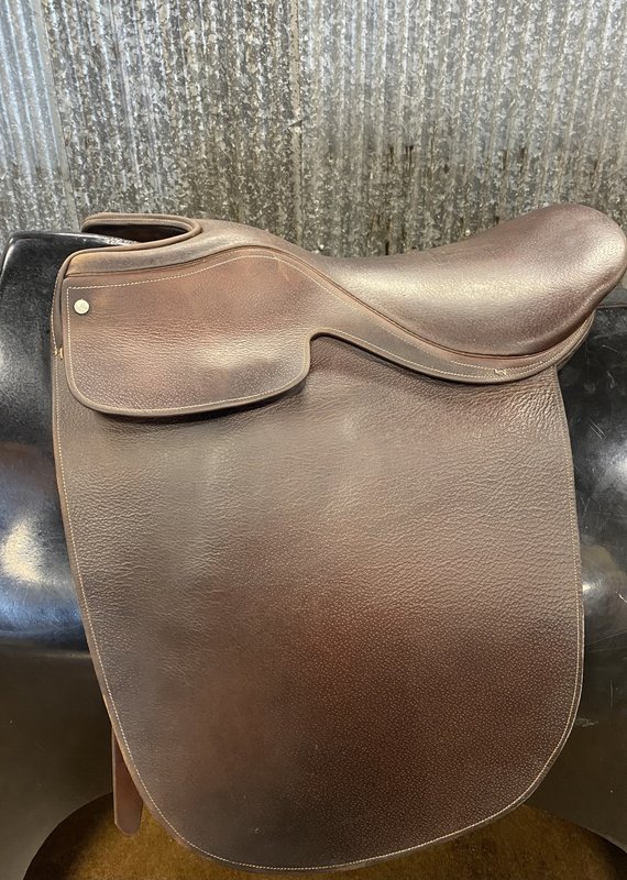 Consignment Saddle #377 Crump & Co. Cutback 19"