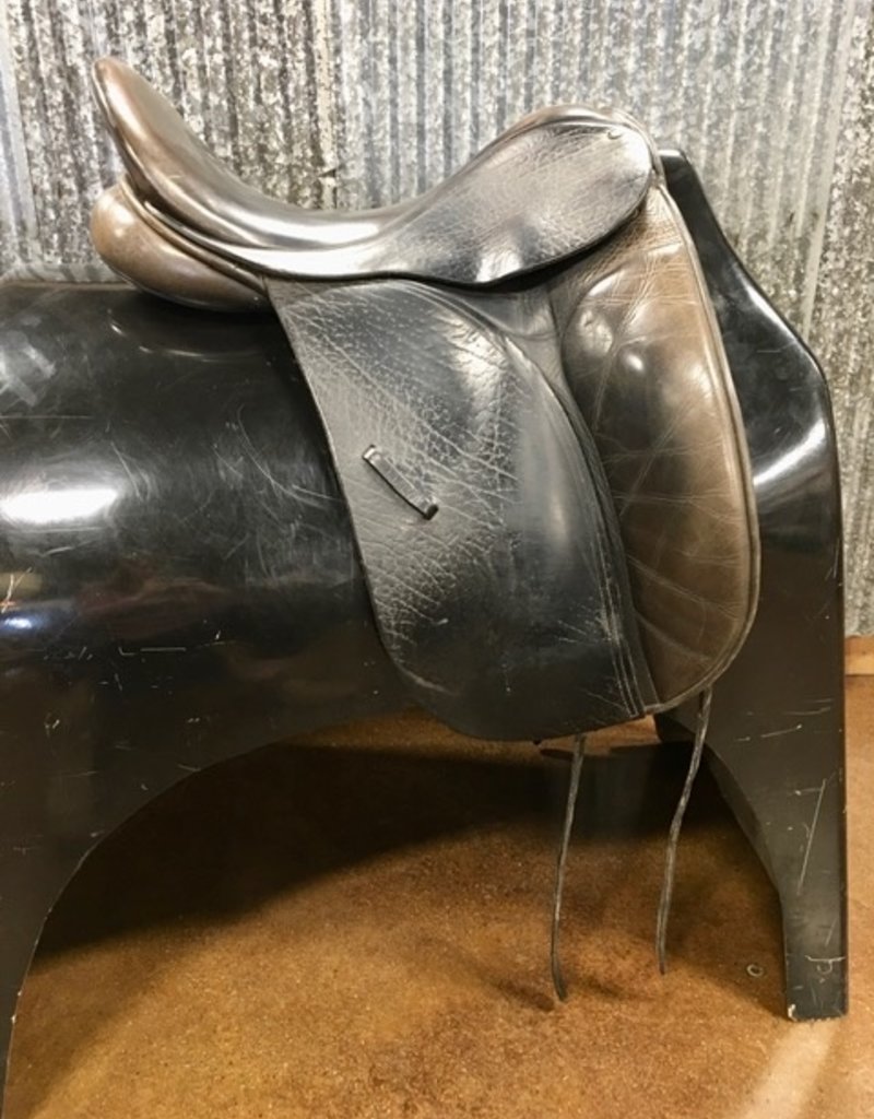 Consignment Saddle #471 County Dressage 17.5" Wide