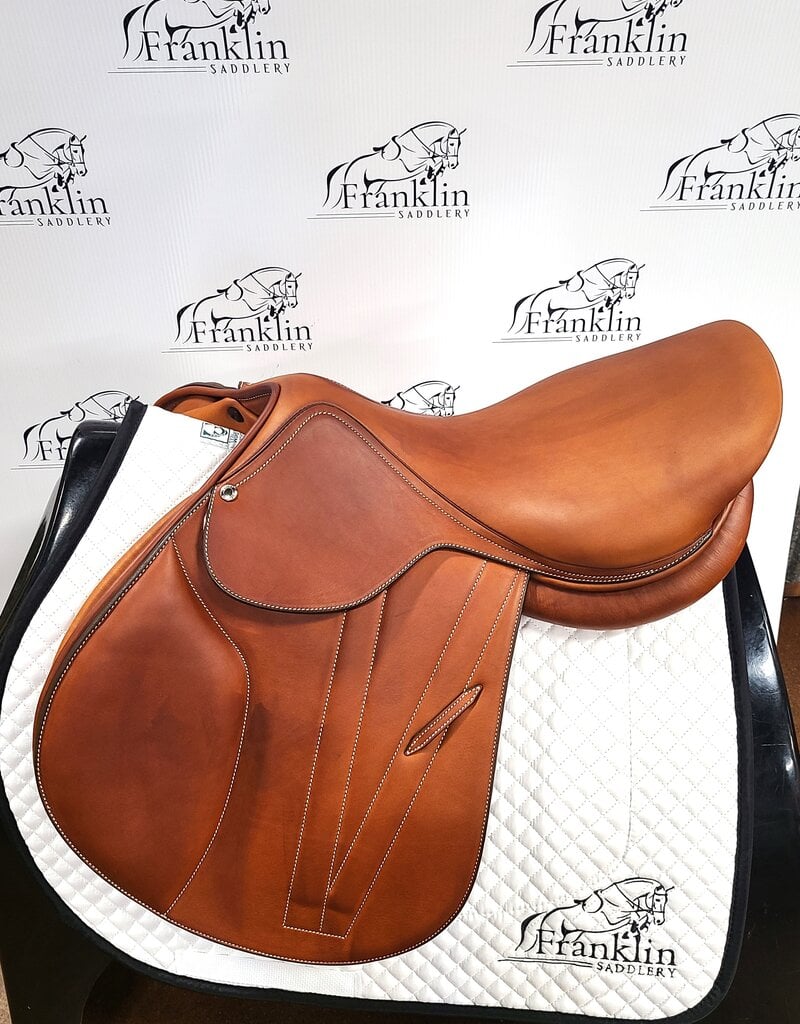 Butet Butet Premium Integrated C 17.5" Seat 2.5 Flap Wide Tree BDF Gold Saddle