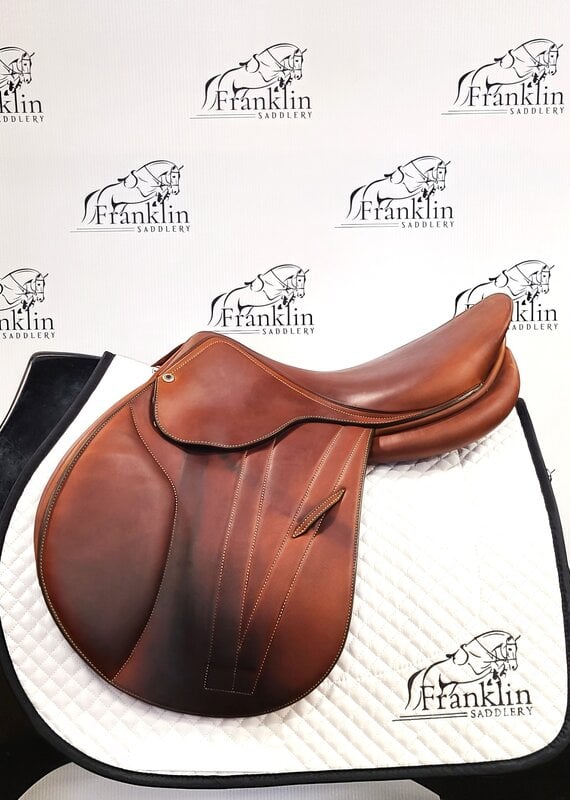 Butet Used Butet Premium M 17" Seat 2.25 Flap Wide Tree Gold Saddle- ON TRIAL