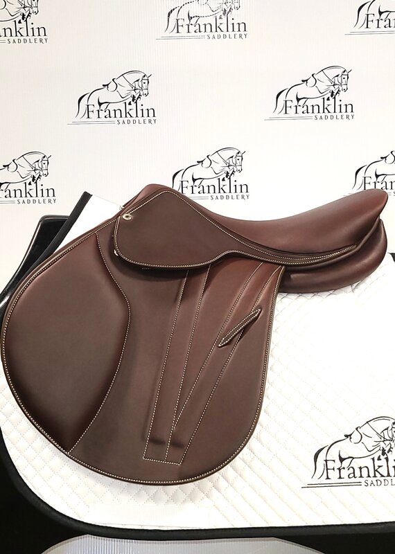 Butet Butet Premium Integrated M 16.5" Seat 2.75 Flap Standard Tree DTF Gold Saddle