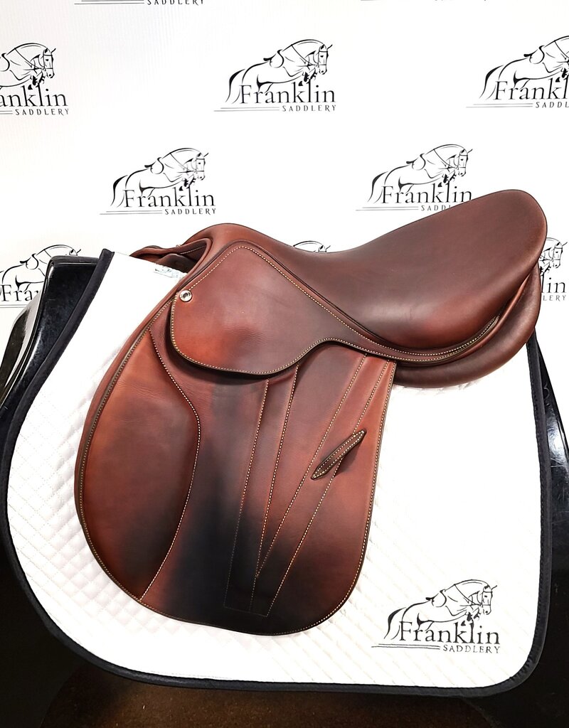 Butet Butet Premium Integrated L 17" 2 Flap Wide Tree Gold Saddle- Demo Condition