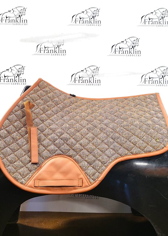 Sixteen Cypress Sixteen Cypress Close Contact Pads