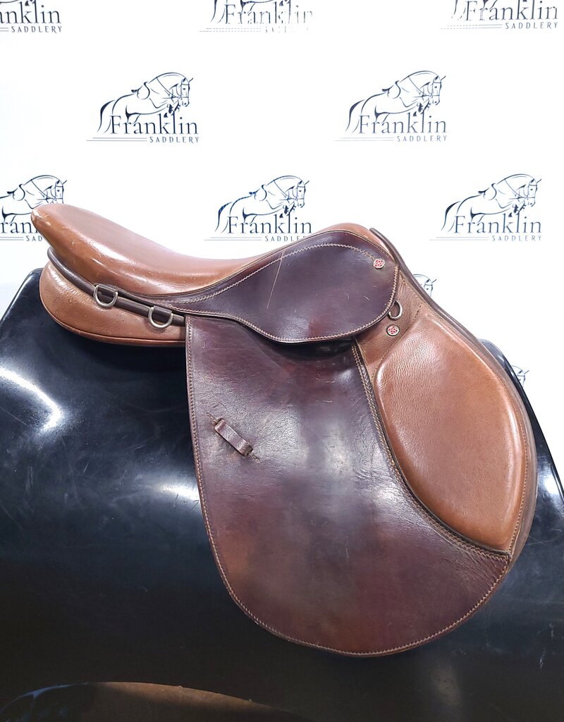 Courbette Close Contact Saddle 16.5" Seat Consignment #651B